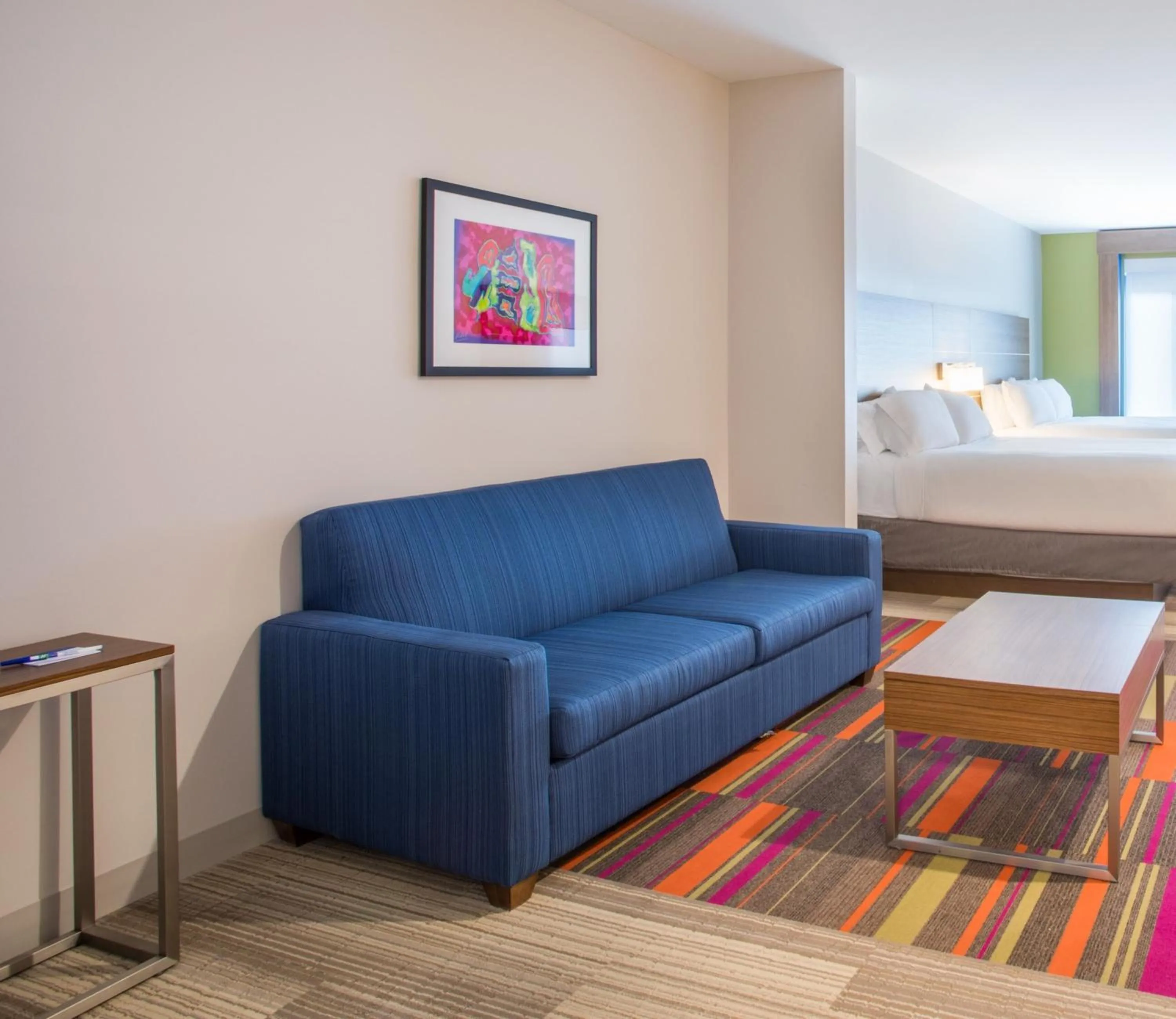 Photo of the whole room, Bed in Holiday Inn Express & Suites Owings Mills-Baltimore Area by IHG