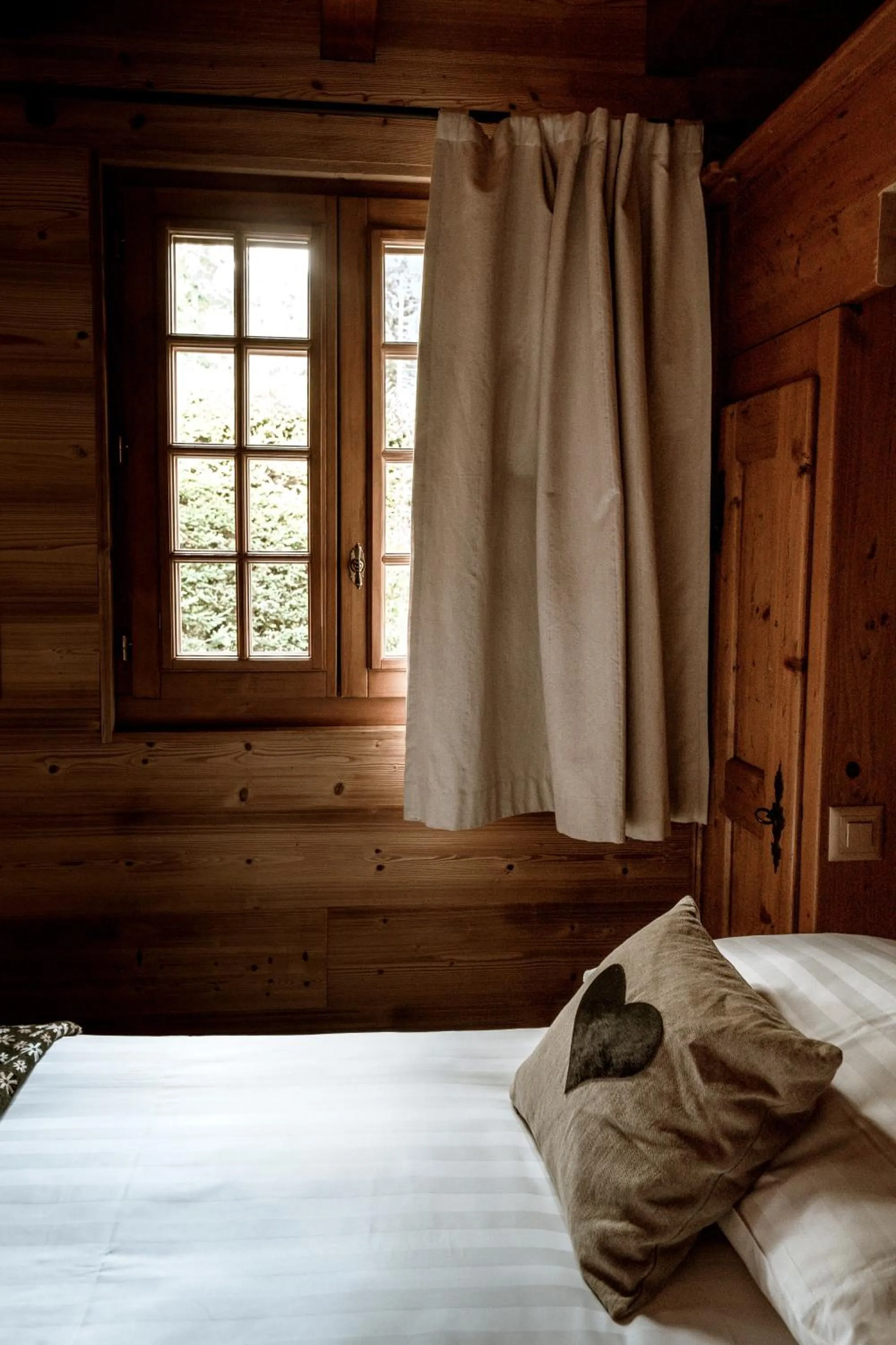 Restaurant/places to eat, Bed in Les Mazots du Clos