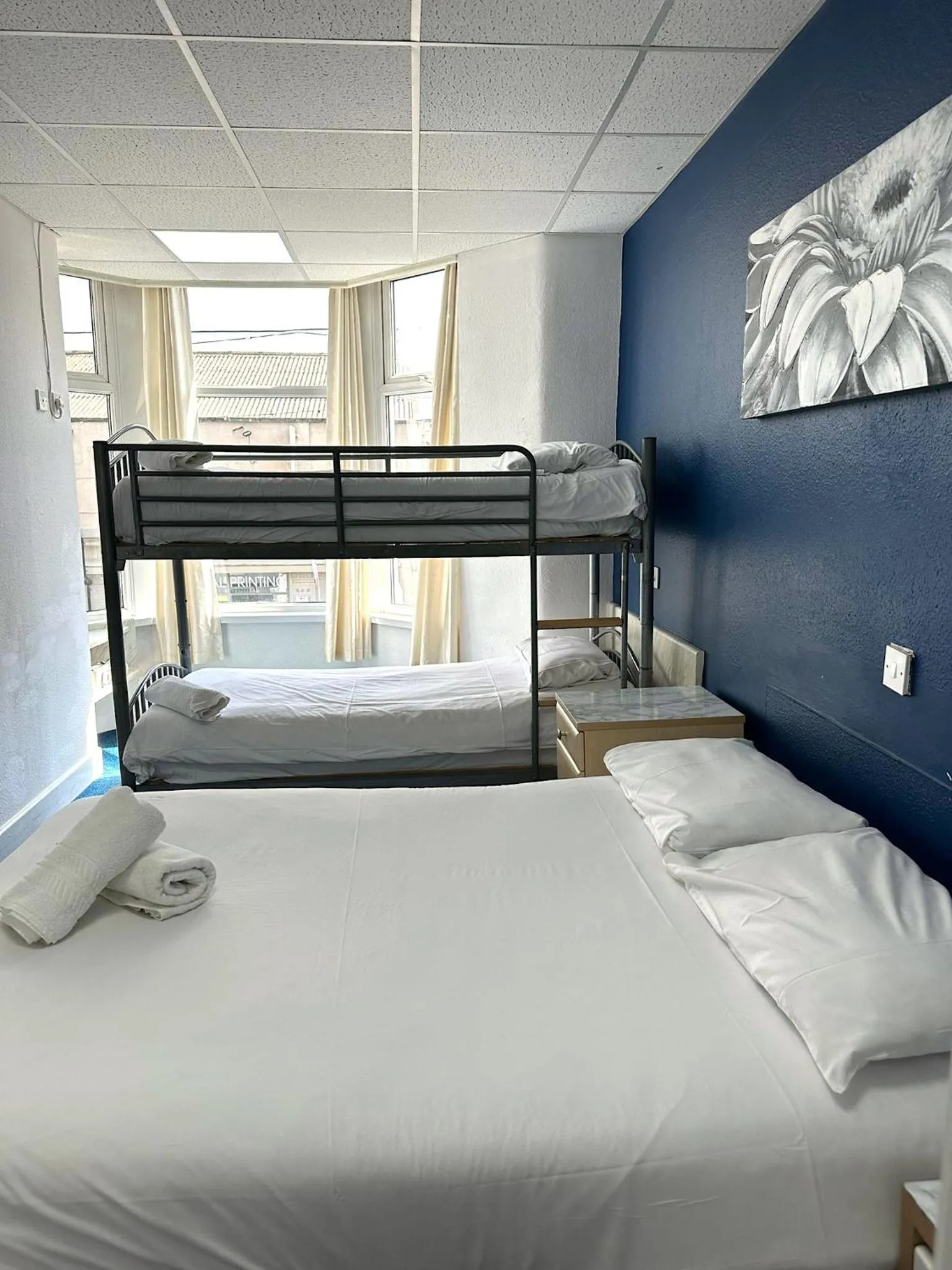 Bedroom, Bed in The Regency Hotel