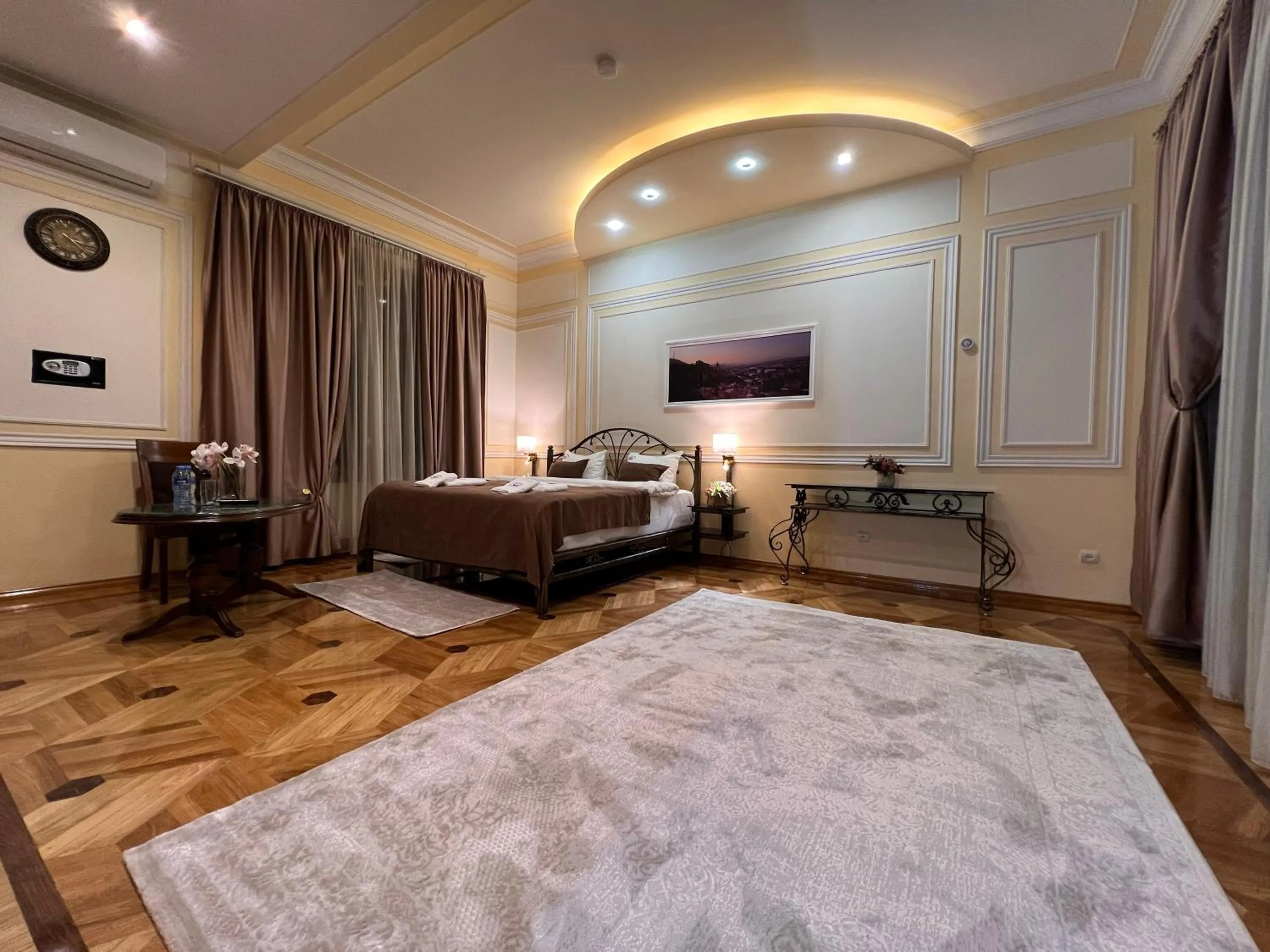 Bedroom, Bed in S&L Boutique Hotel