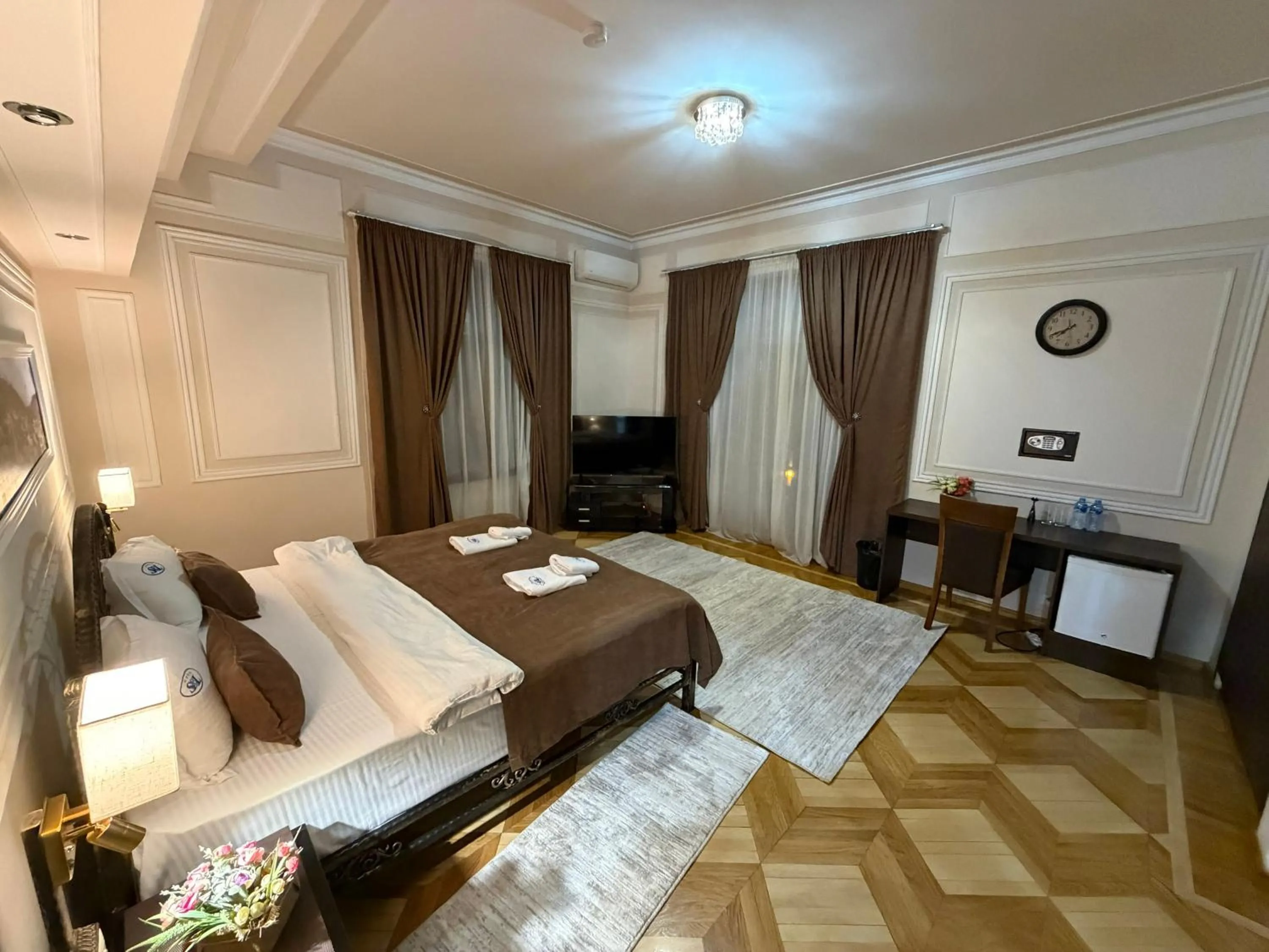 Bedroom, Bed in S&L Boutique Hotel