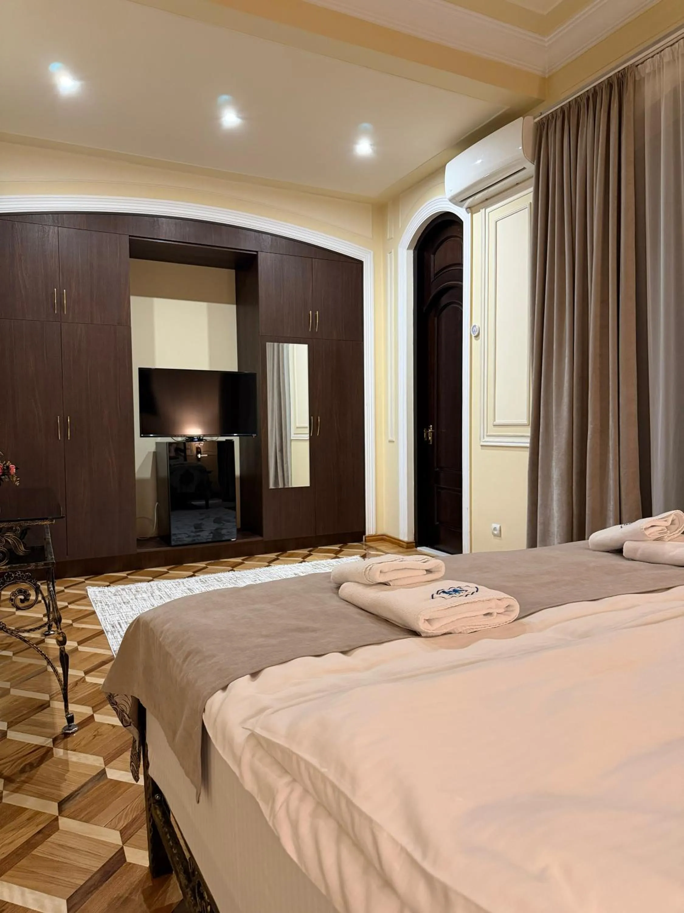 Bedroom, Bed in S&L Boutique Hotel