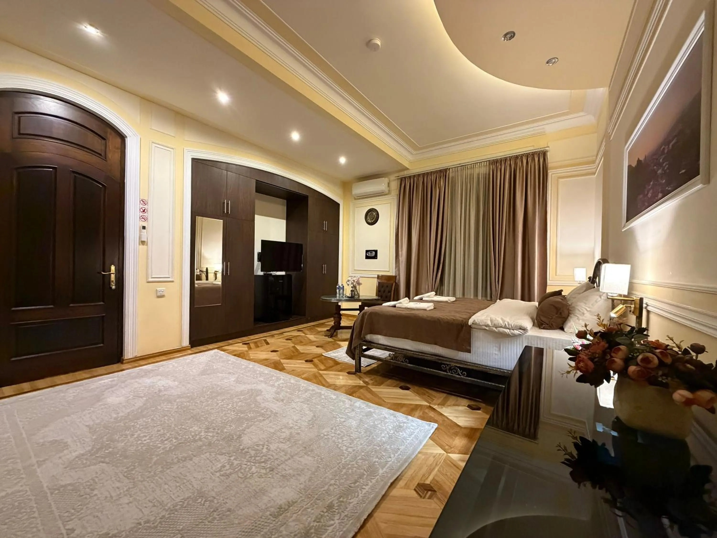 Bedroom, Bed in S&L Boutique Hotel