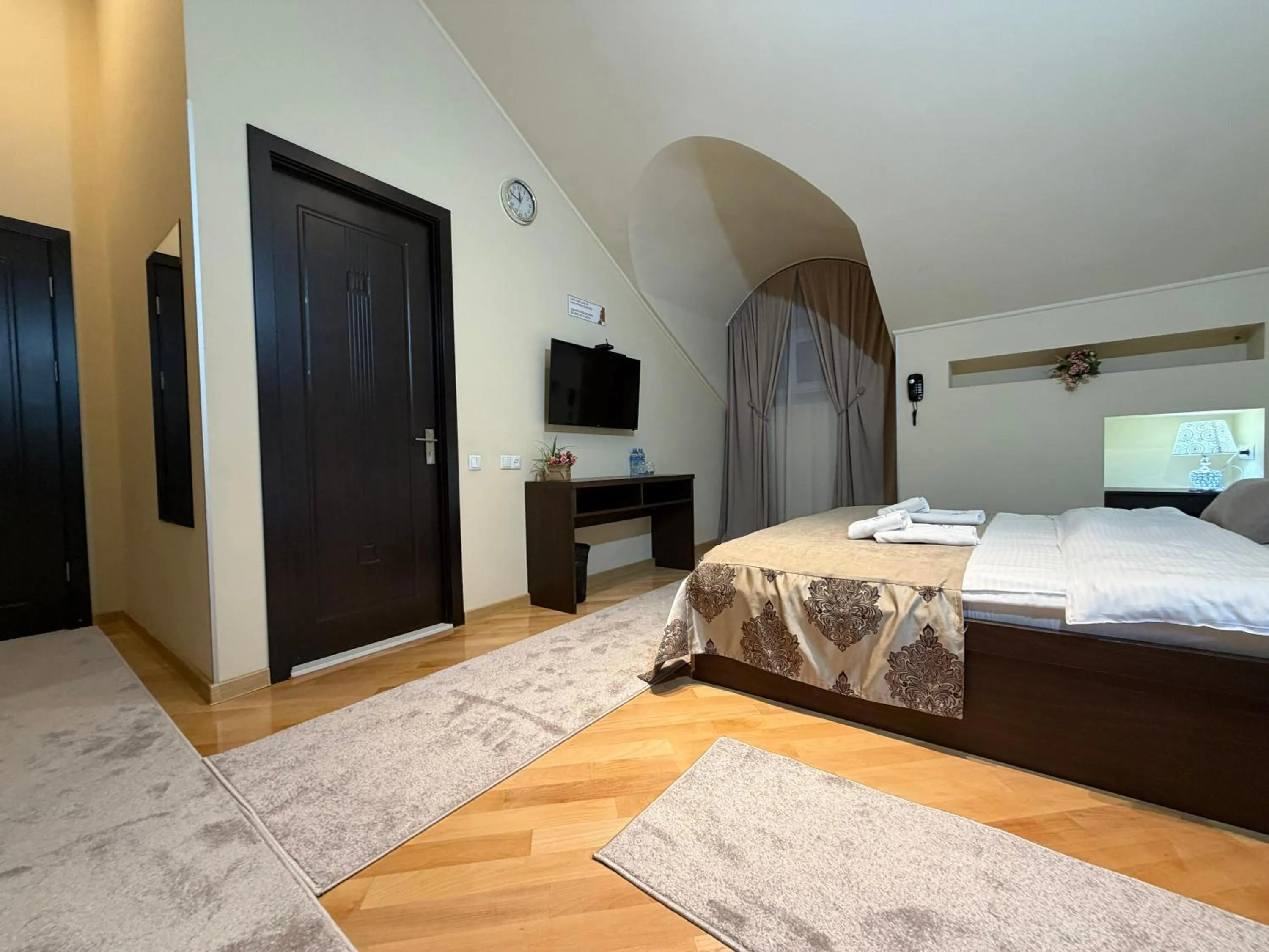 Bedroom, Bed in S&L Boutique Hotel