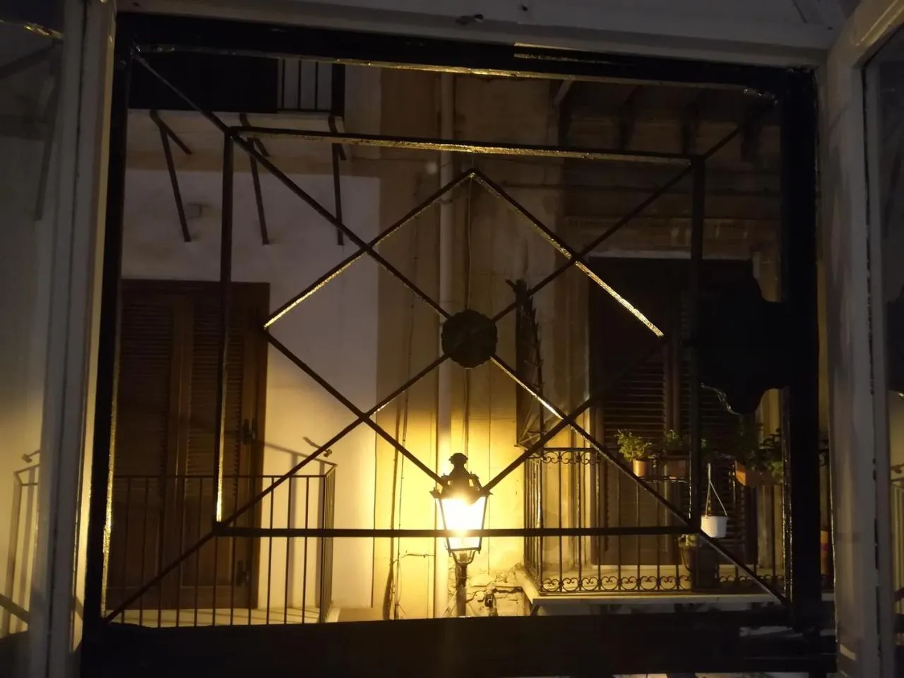 Facade/entrance in Persiane al Cassaro