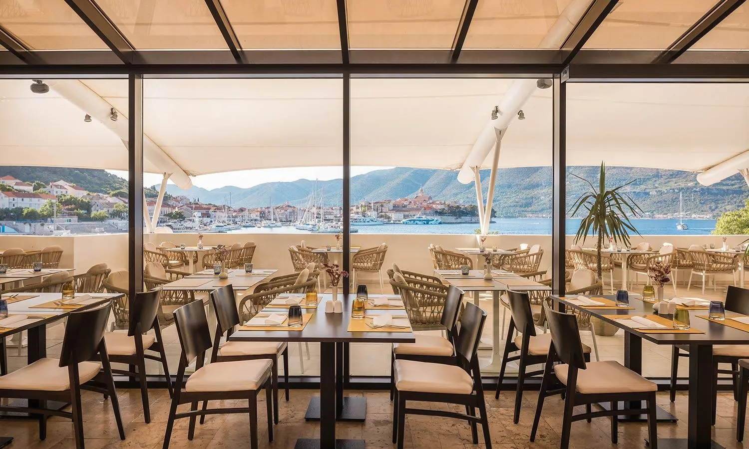 Restaurant/places to eat in Aminess Younique Liburna Hotel