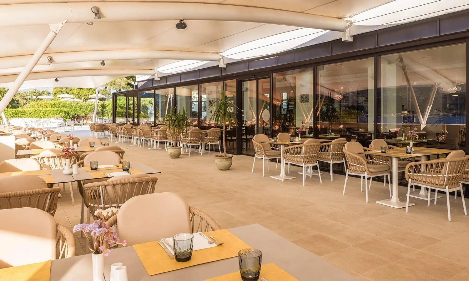 Restaurant/places to eat in Aminess Younique Liburna Hotel