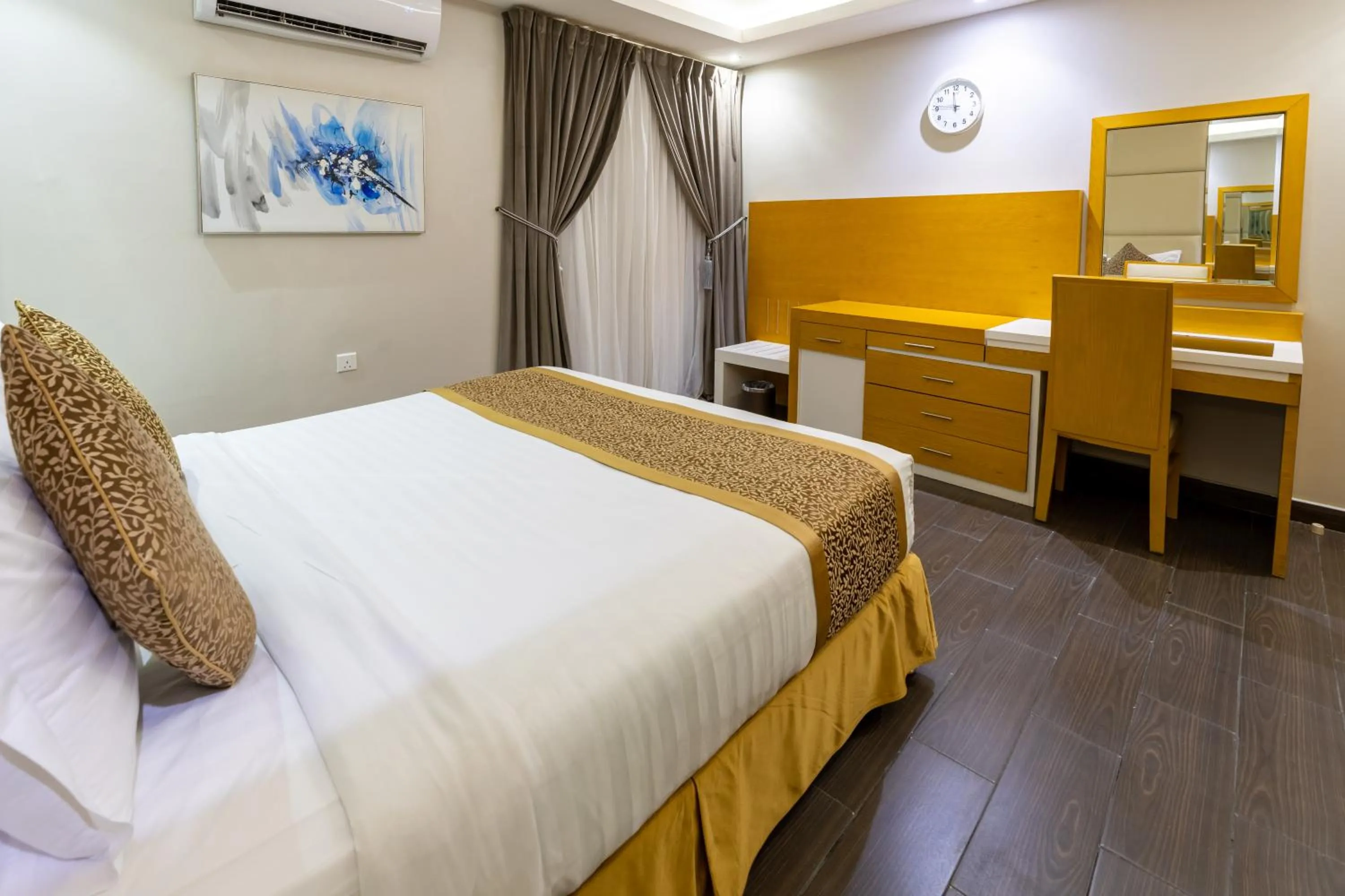 Bed in Al Muahidb Residence Al Takhasossi 4