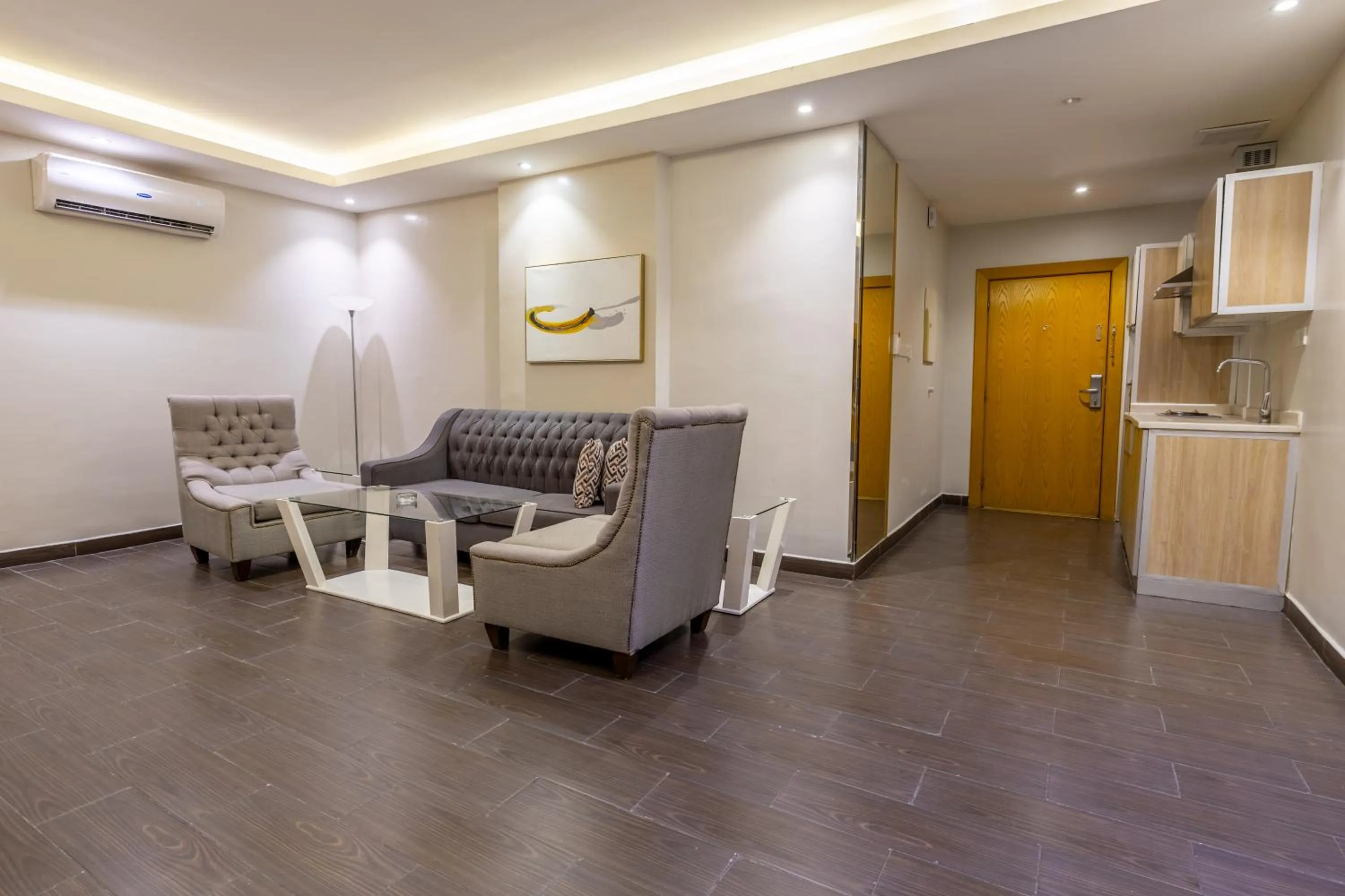 Al Muahidb Residence Al Takhasossi 4