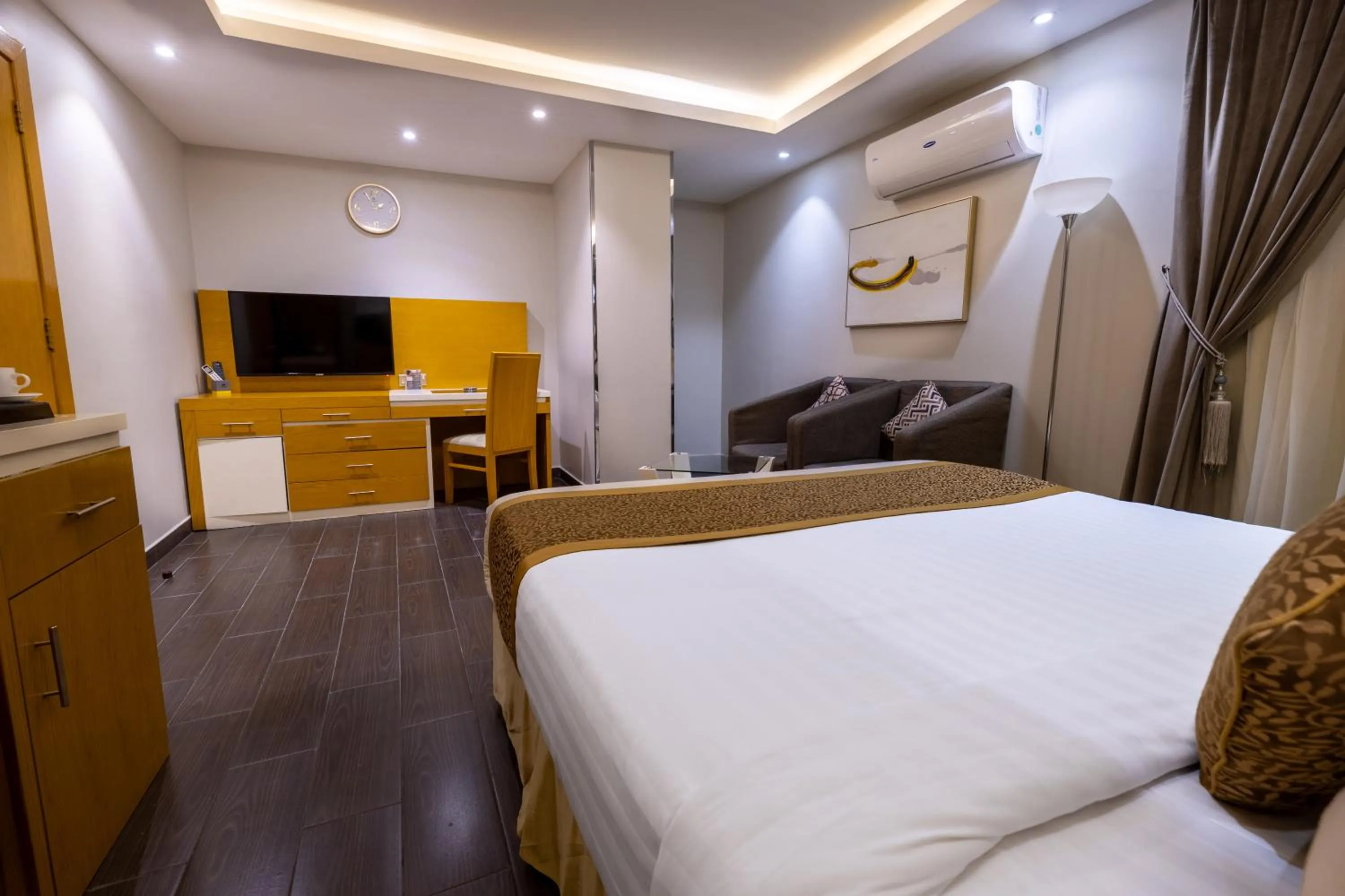 Bed in Al Muahidb Residence Al Takhasossi 4