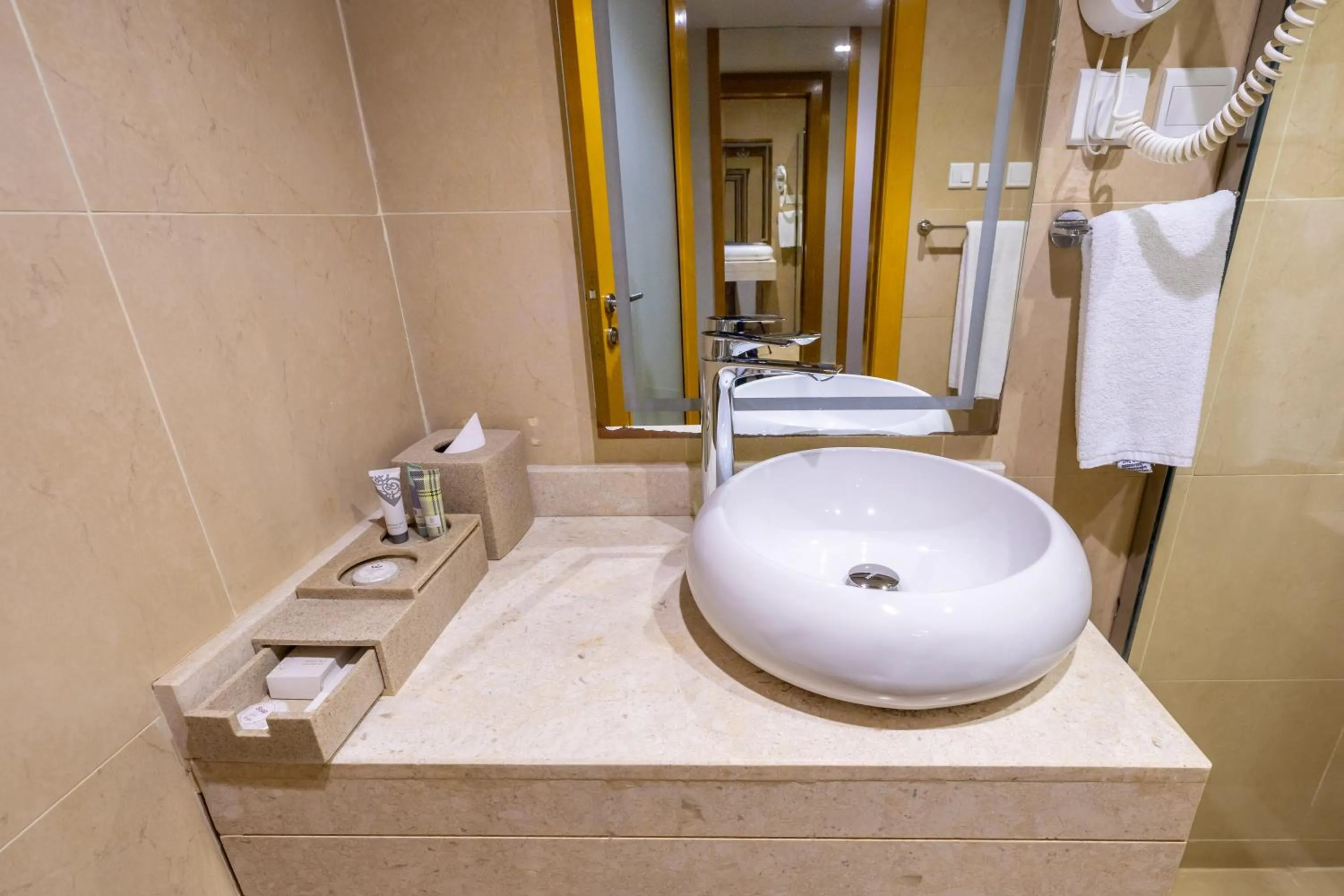 Al Muahidb Residence Al Takhasossi 4