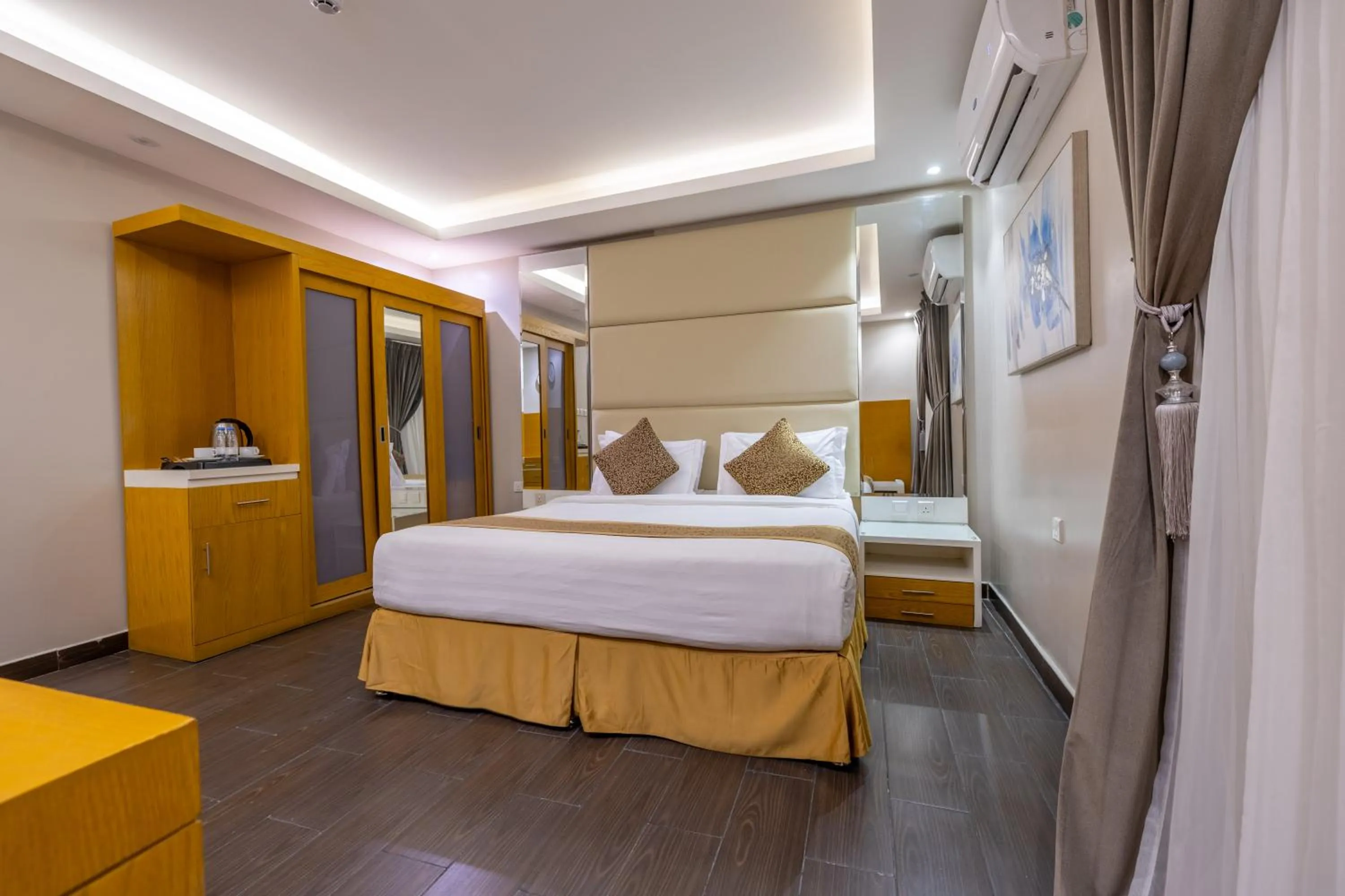 Bed in Al Muahidb Residence Al Takhasossi 4