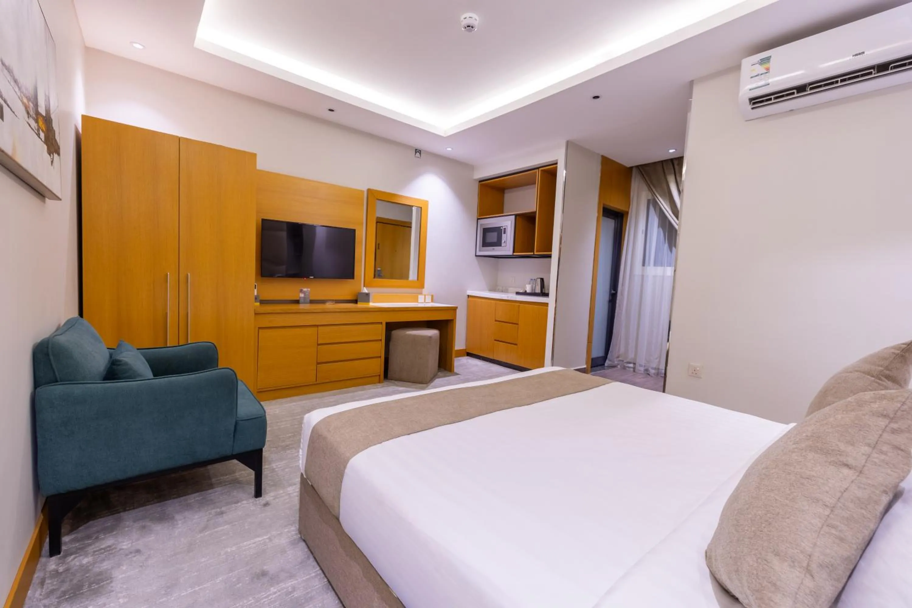 Bed in Al Muahidb Residence Al Takhasossi 4