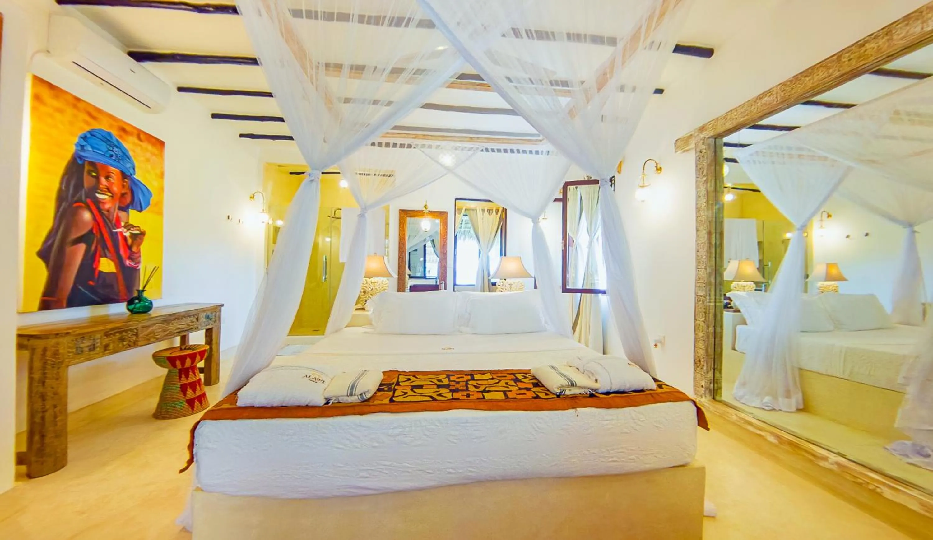 Bedroom, Bed in Alawi Home