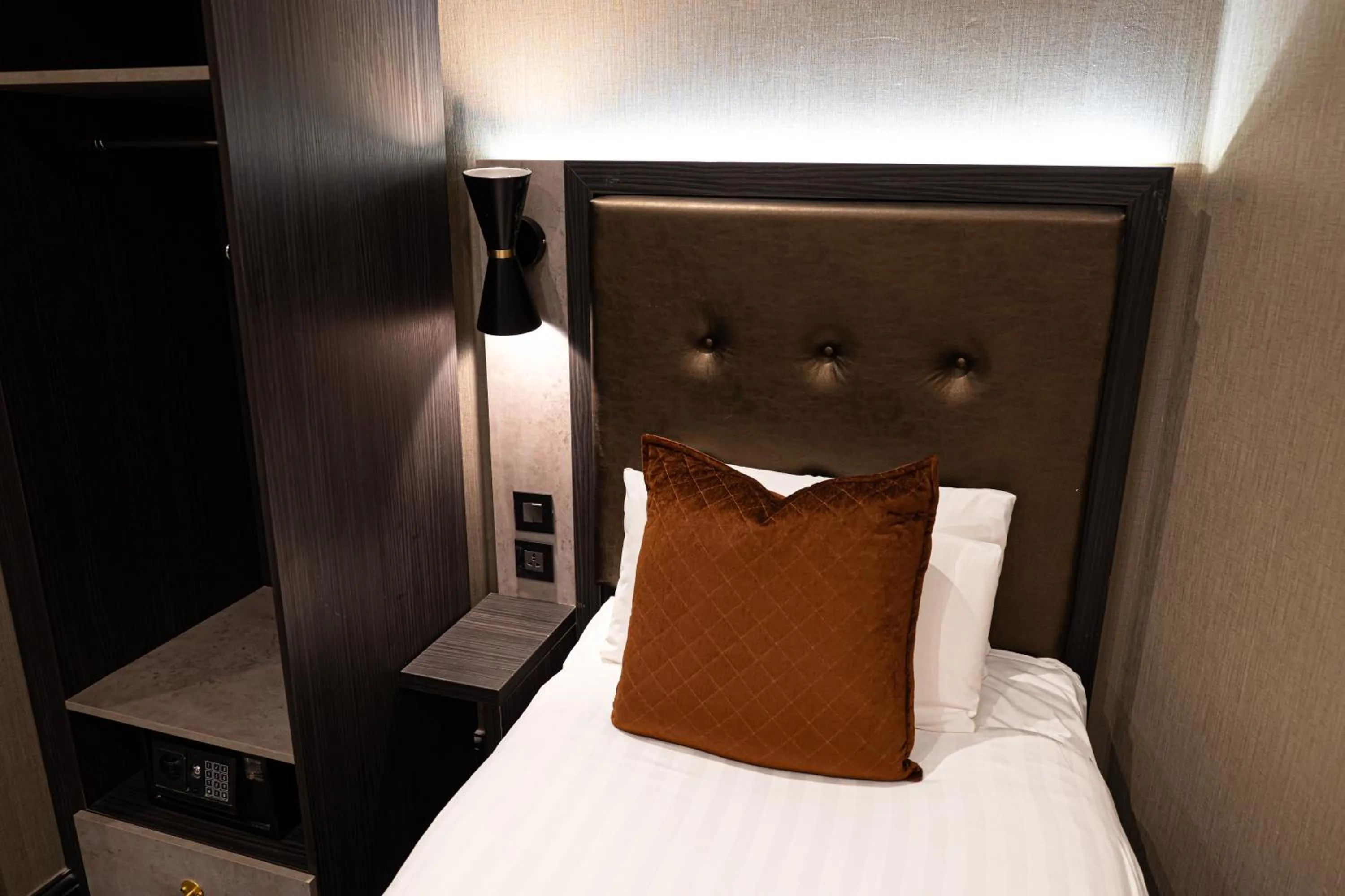 Bed in The House of Toby