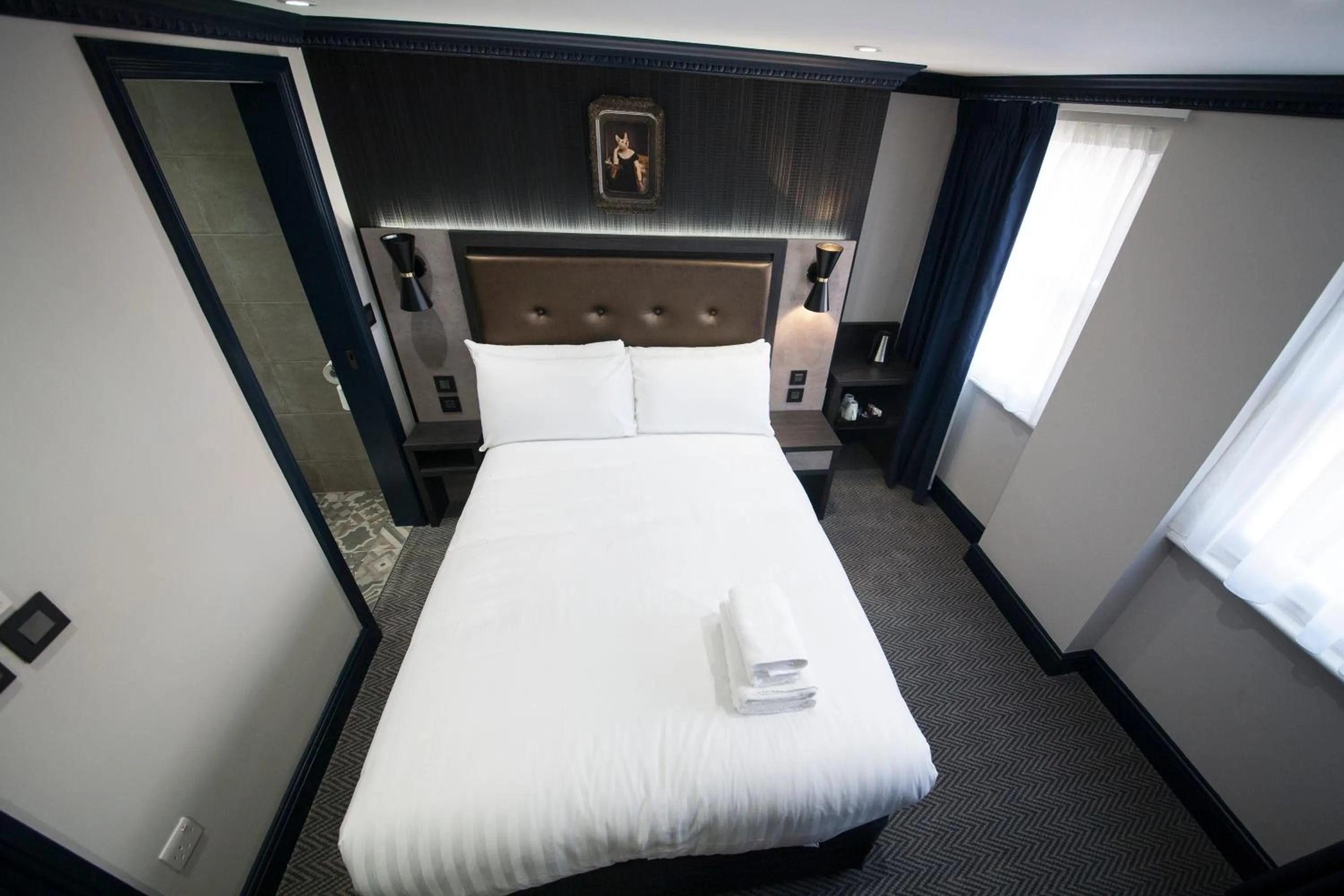 Bedroom, Bed in The House of Toby