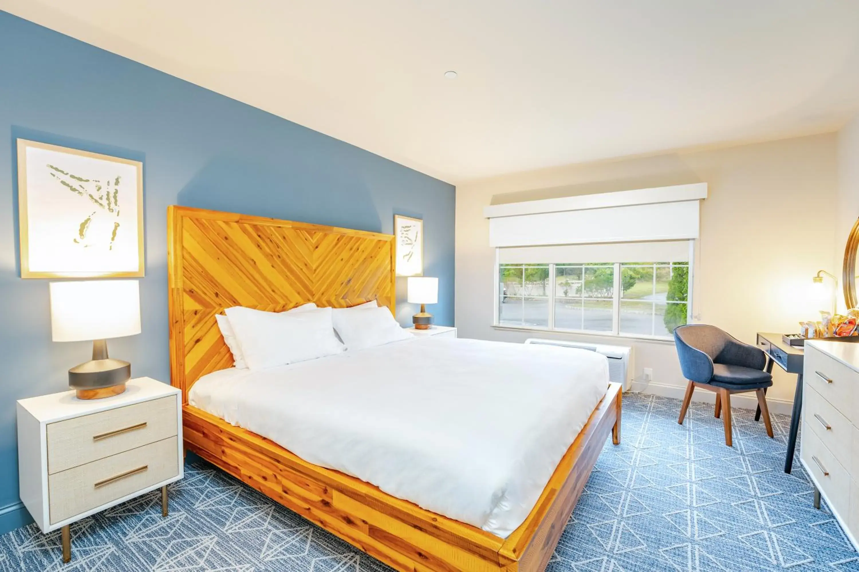 Standard King Room in The Inn at LBI National Golf & Resort Standard King Room in The Inn at LBI National Golf & Resort