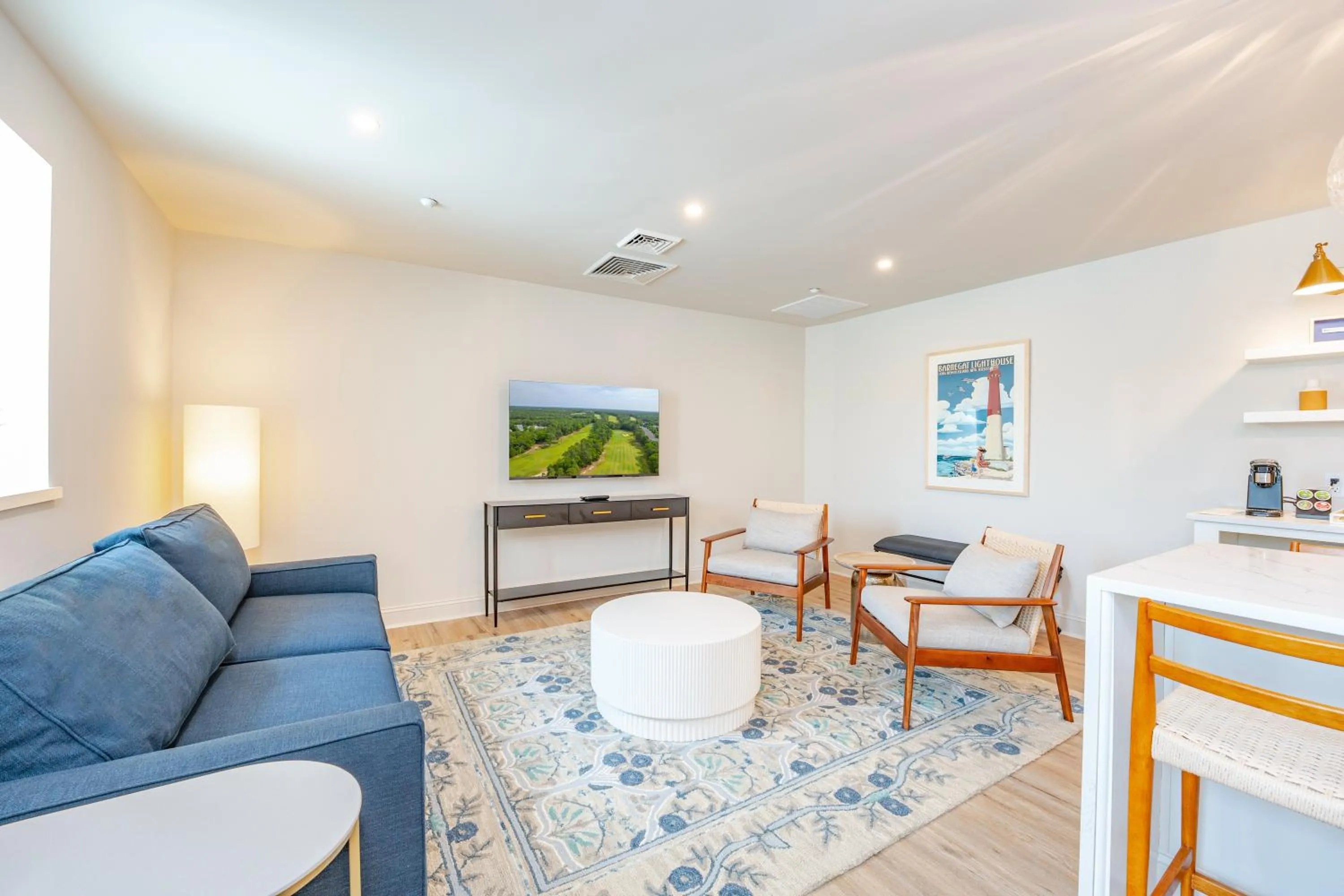 TV and multimedia in The Inn at LBI National Golf & Resort