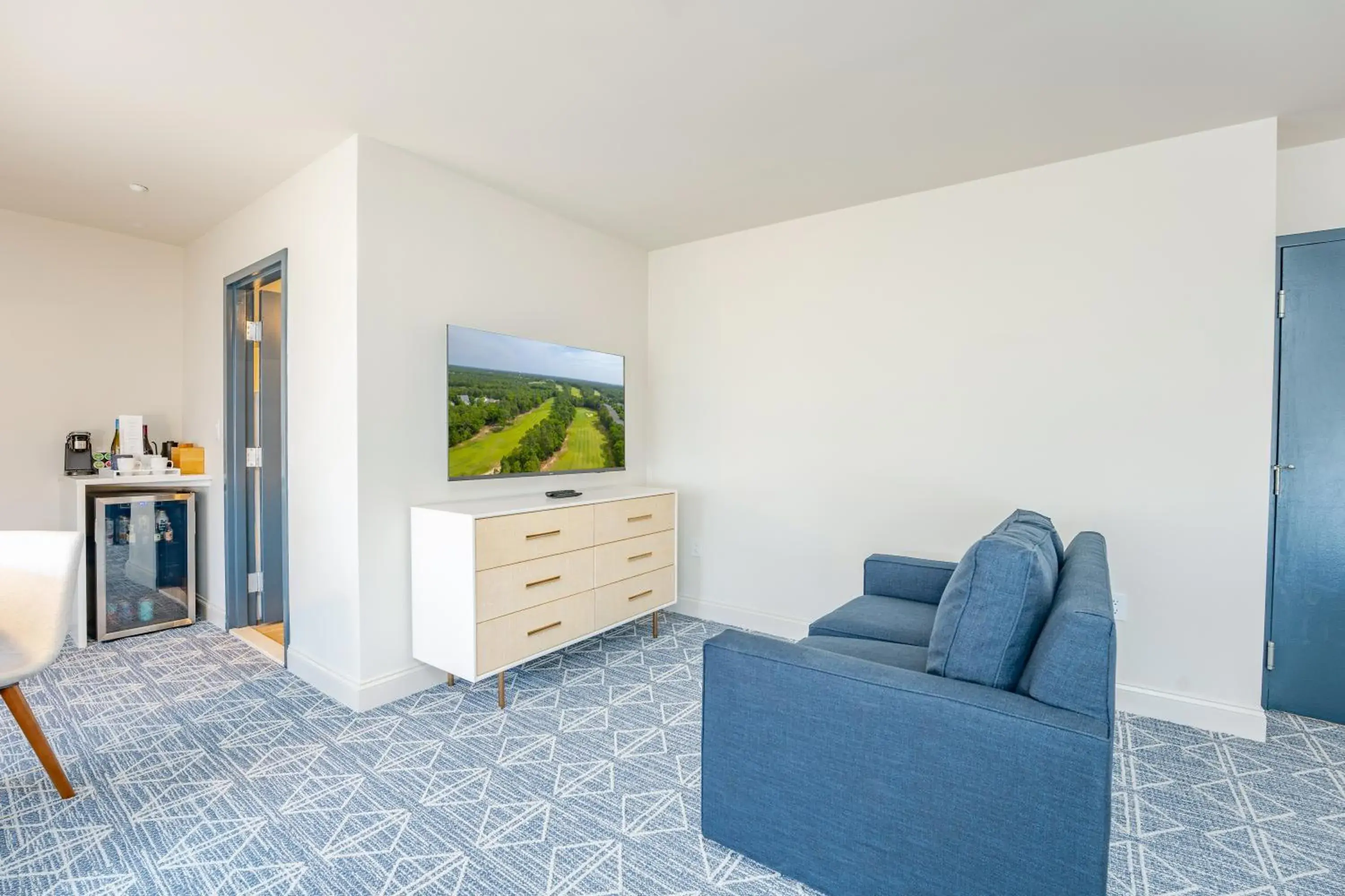 Deluxe King Studio in The Inn at LBI National Golf & Resort Deluxe King Studio in The Inn at LBI National Golf & Resort