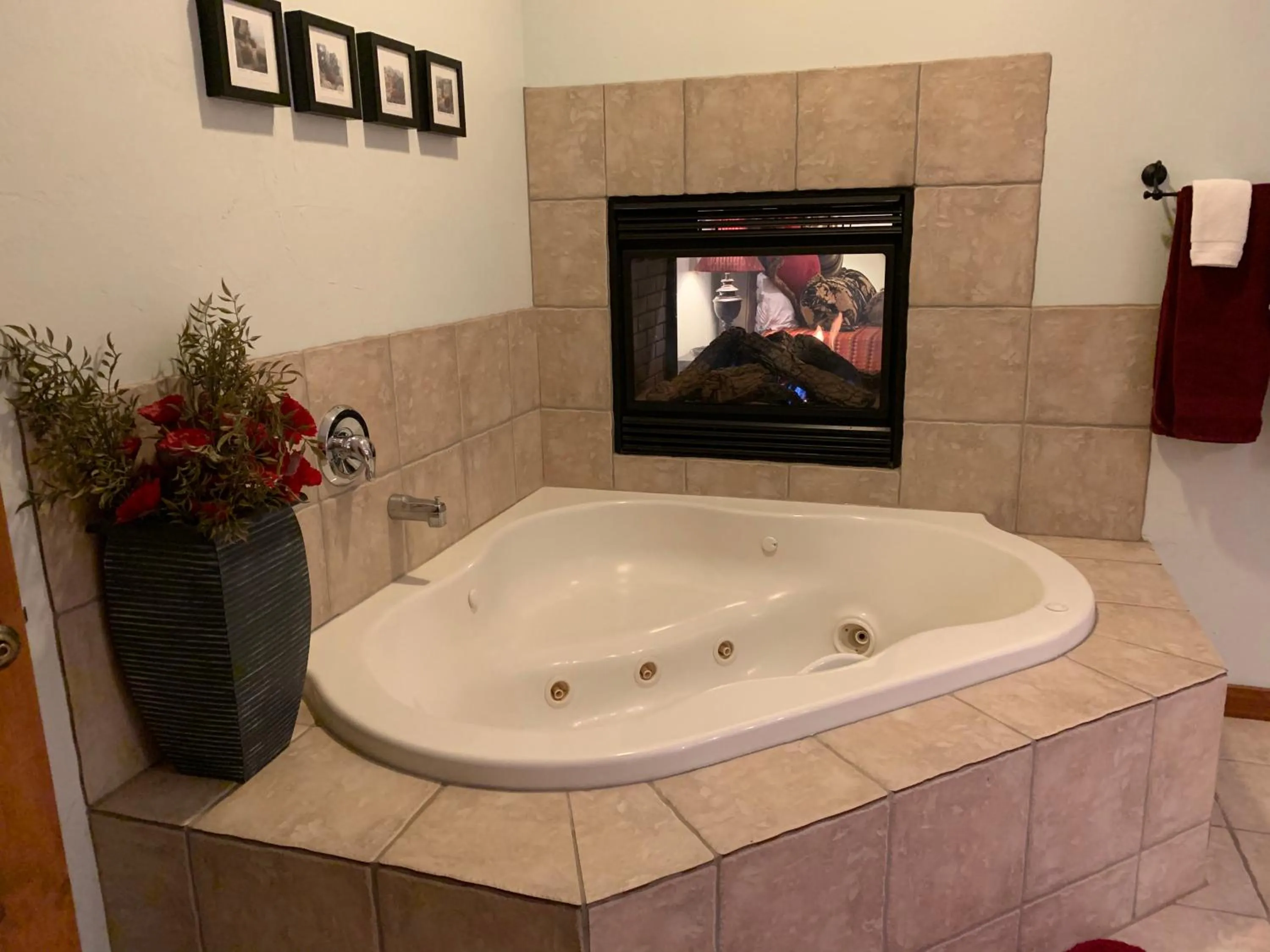 Bathroom in Slot Canyons Inn Bed & Breakfast