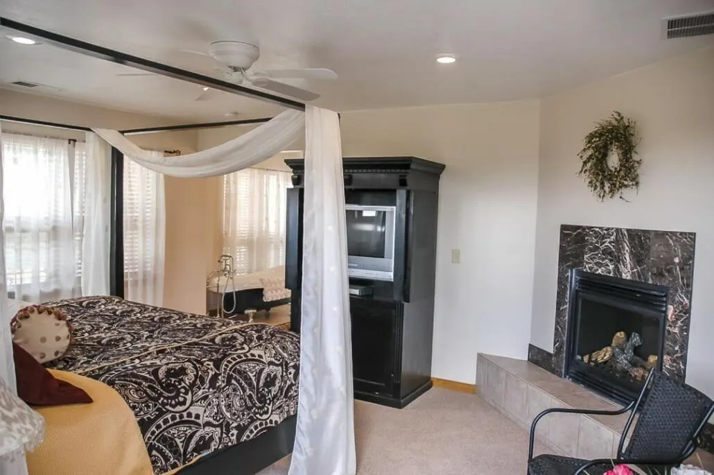 Bed in Slot Canyons Inn Bed & Breakfast