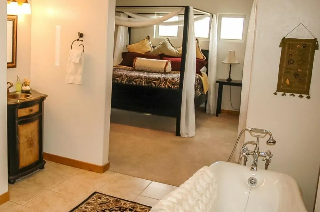 Bed in Slot Canyons Inn Bed & Breakfast