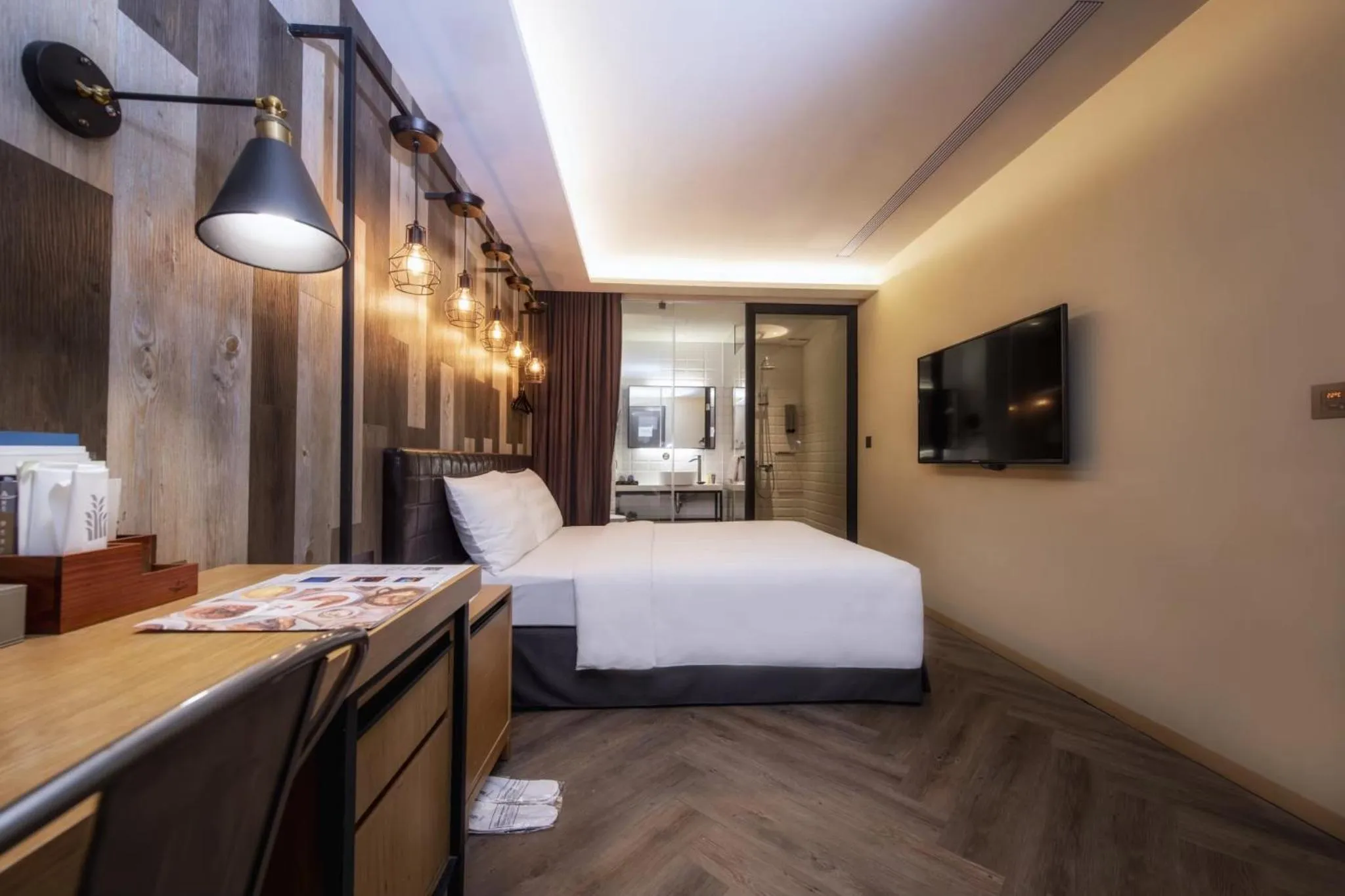 Photo of the whole room, Bed in City Suites - Beimen