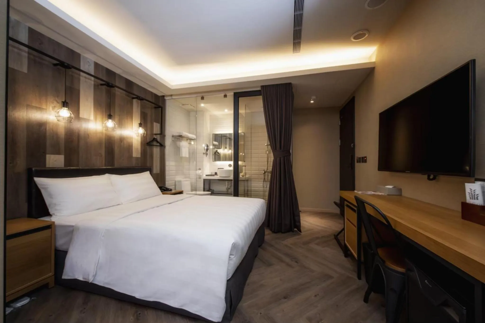 Photo of the whole room, Bed in City Suites - Beimen
