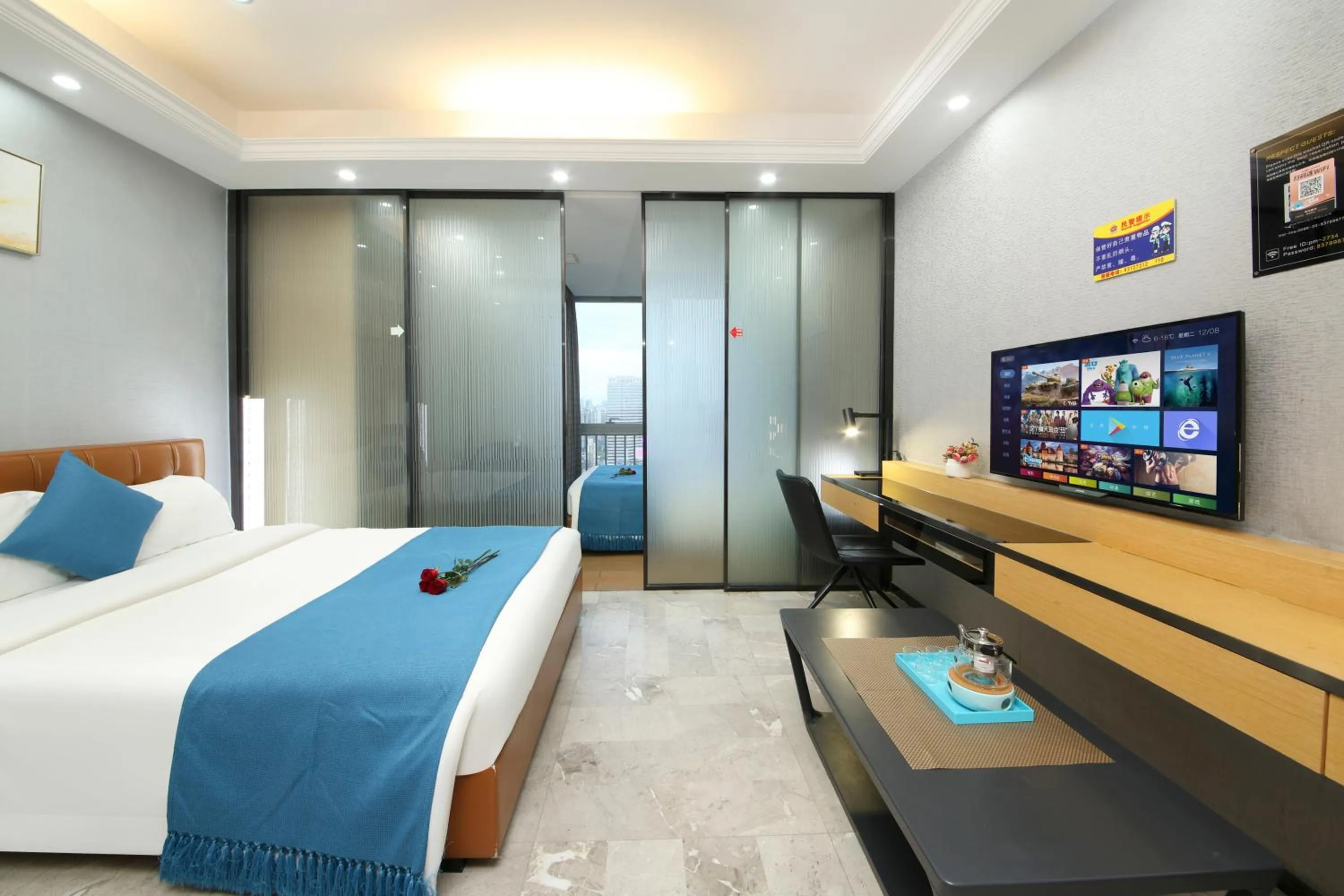 Photo of the whole room, Bed in Pengman Beijing Road A-mall Apartment