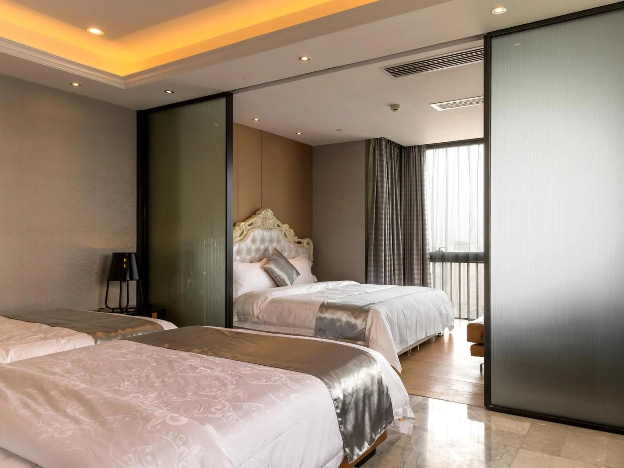 Photo of the whole room, Bed in Pengman Beijing Road A-mall Apartment