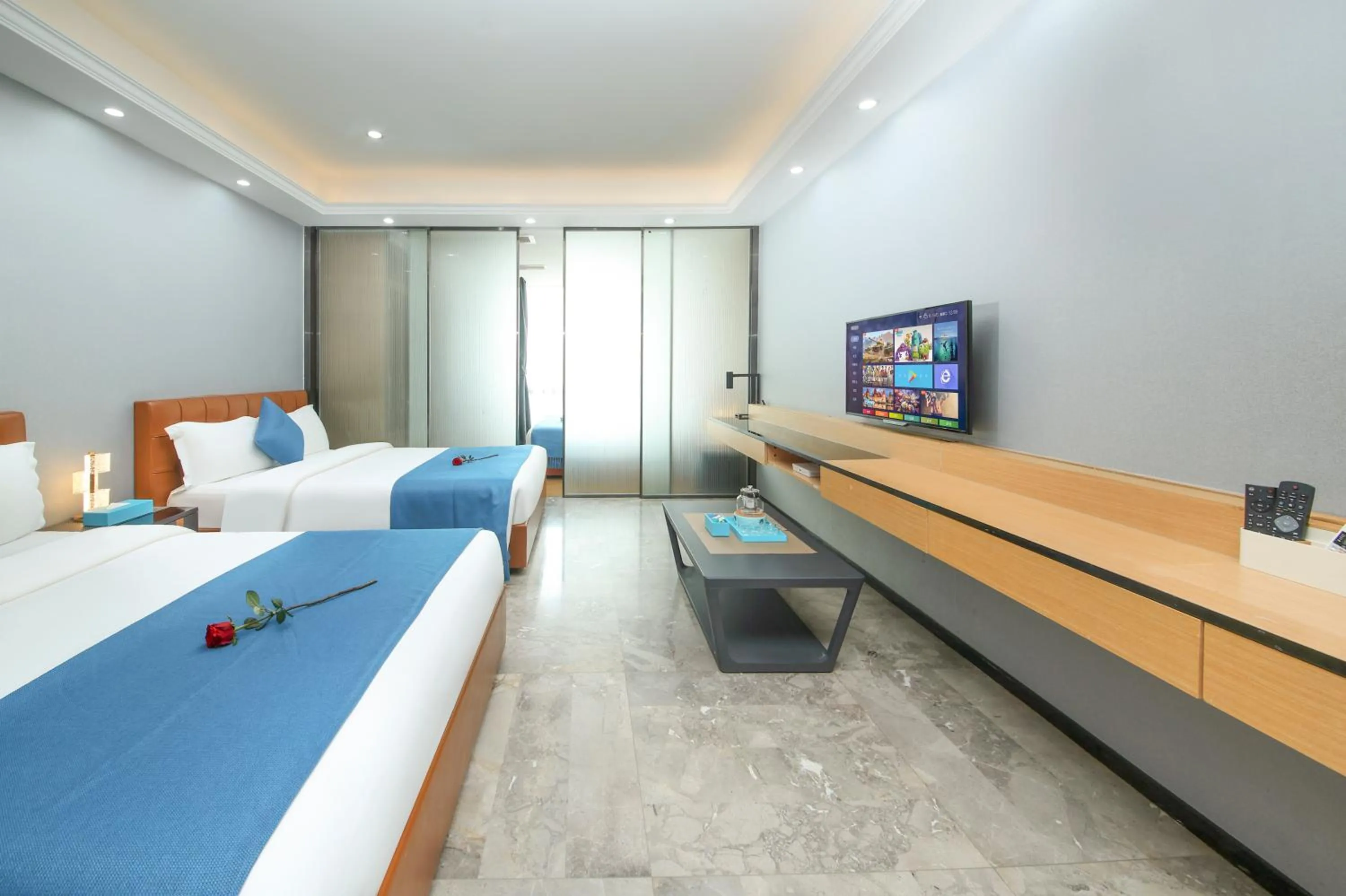 Photo of the whole room, Bed in Pengman Beijing Road A-mall Apartment