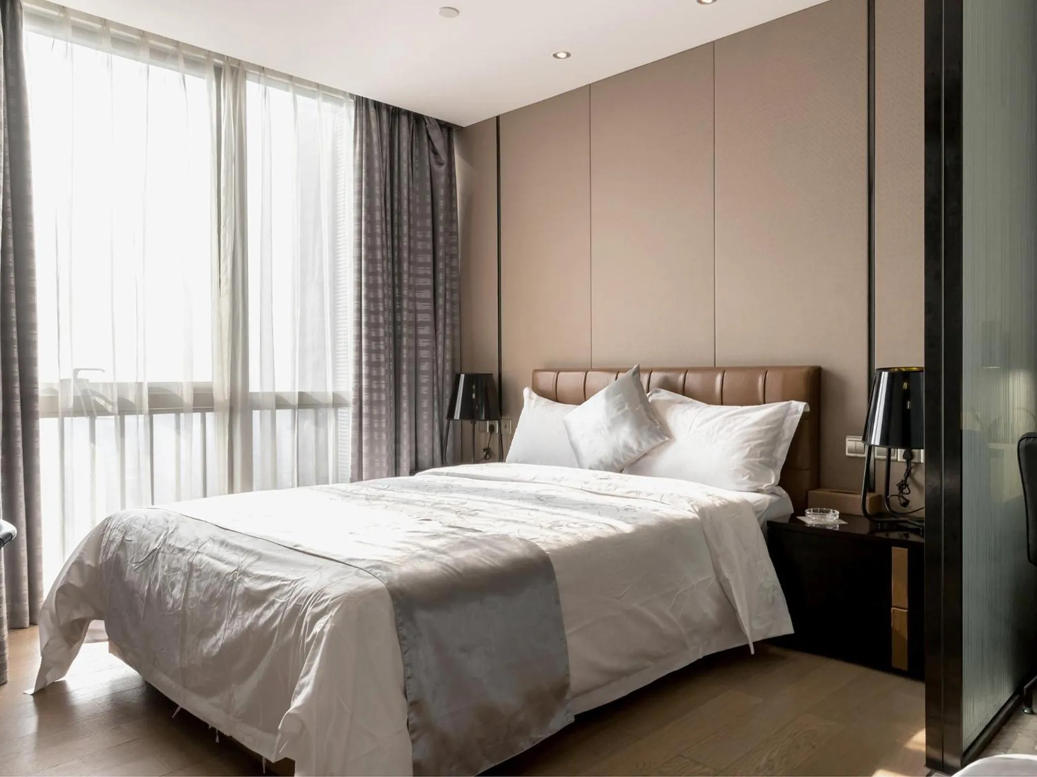 Photo of the whole room, Bed in Pengman Beijing Road A-mall Apartment