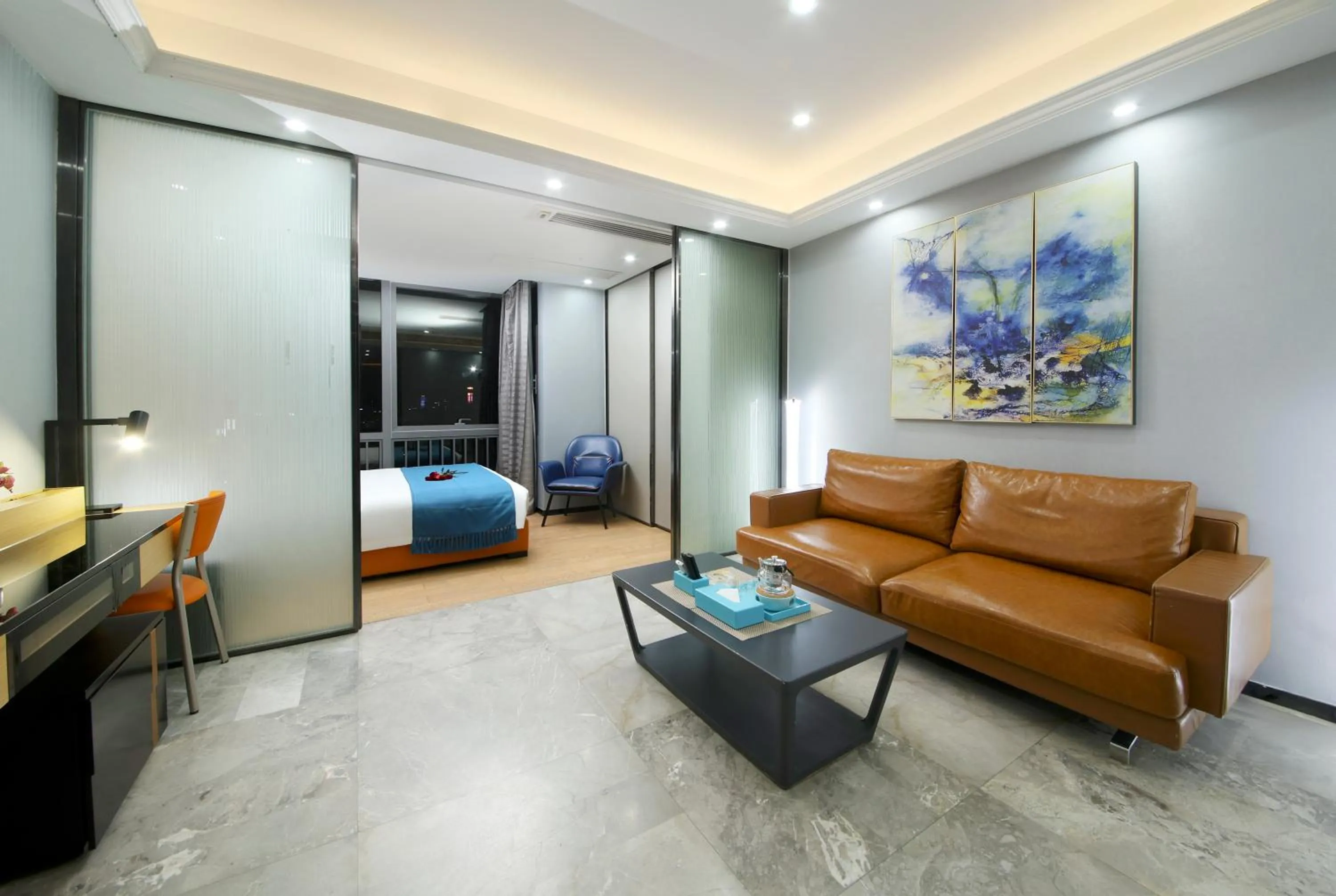 Photo of the whole room, Bed in Pengman Beijing Road A-mall Apartment