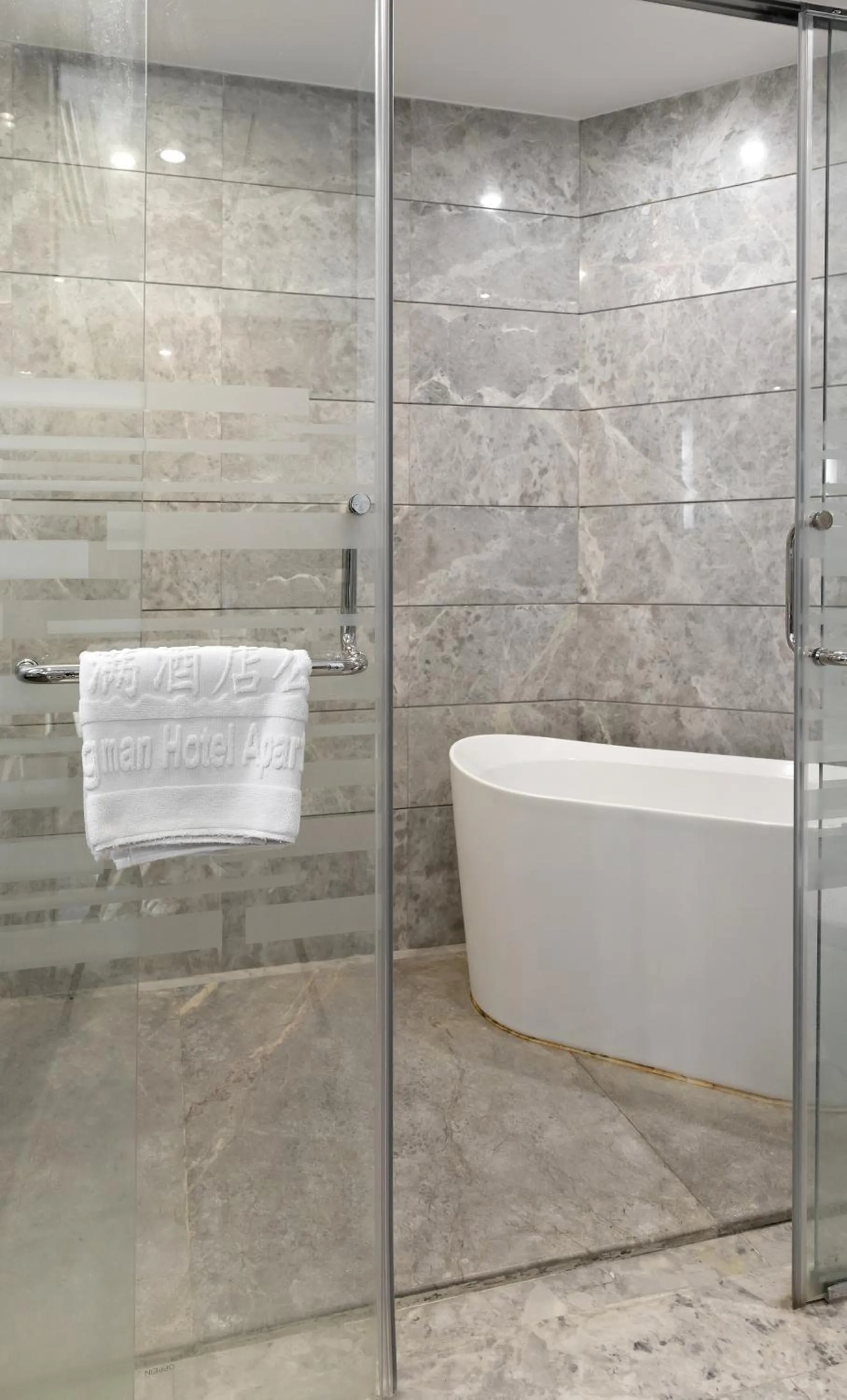 Shower in Pengman Beijing Road A-mall Apartment
