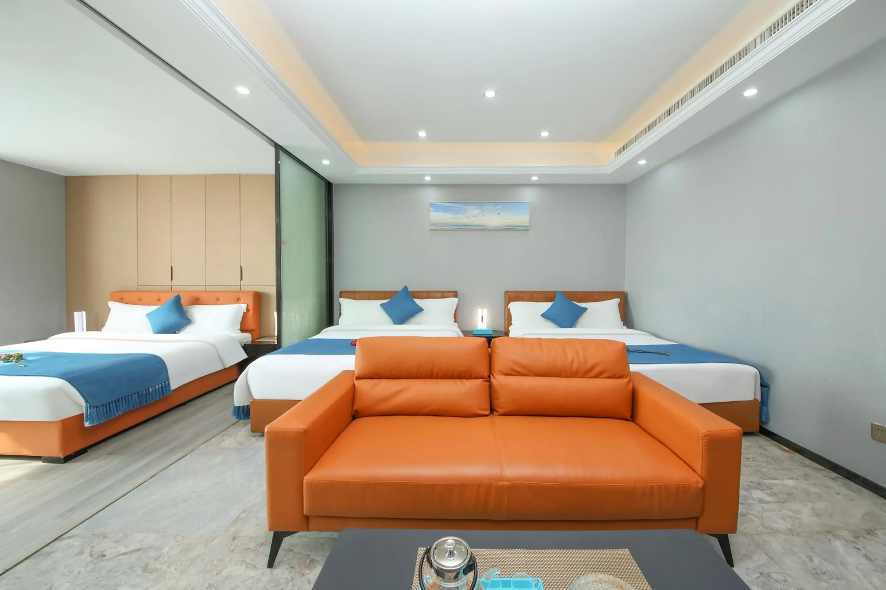 Photo of the whole room, Bed in Pengman Beijing Road A-mall Apartment