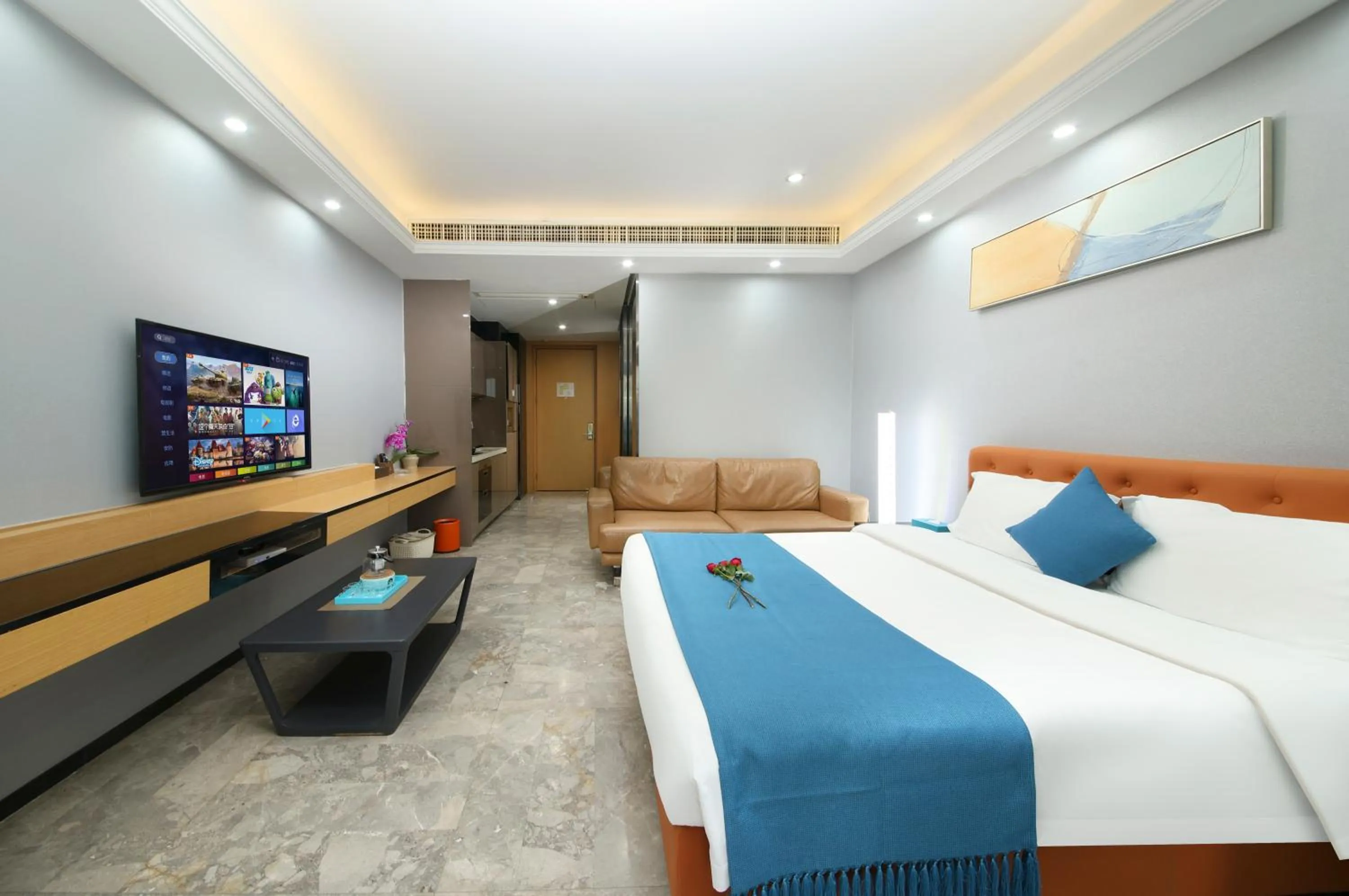 Photo of the whole room, Bed in Pengman Beijing Road A-mall Apartment