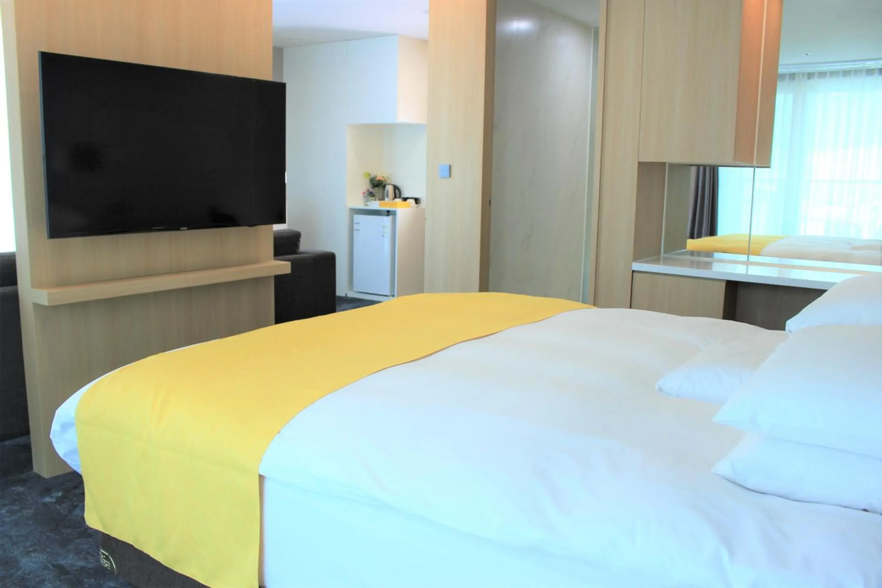 King Suite in Co-op City Hotel Seongsan King Suite in Co-op City Hotel Seongsan