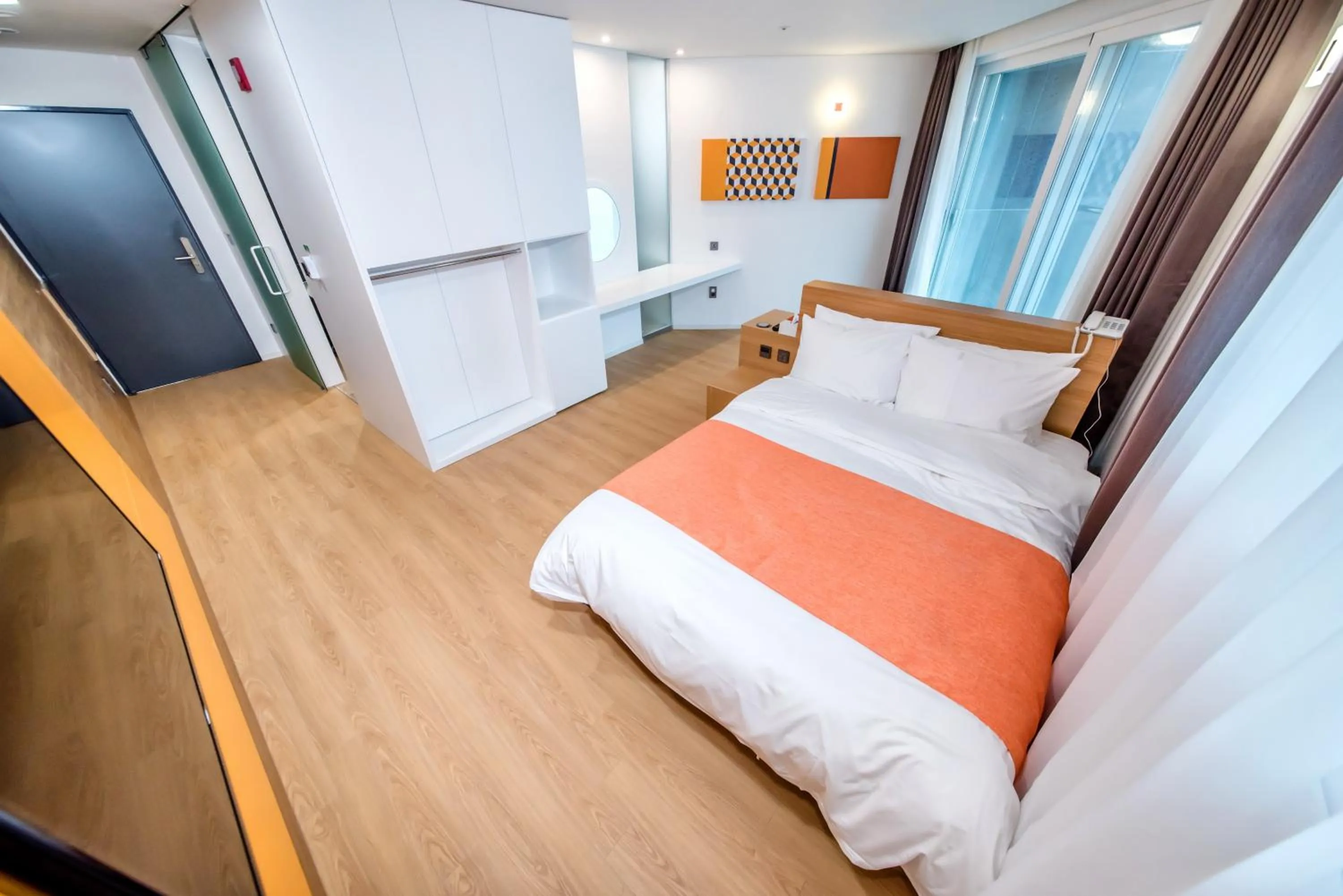 Bedroom, Bed in Co-op City Hotel Seongsan