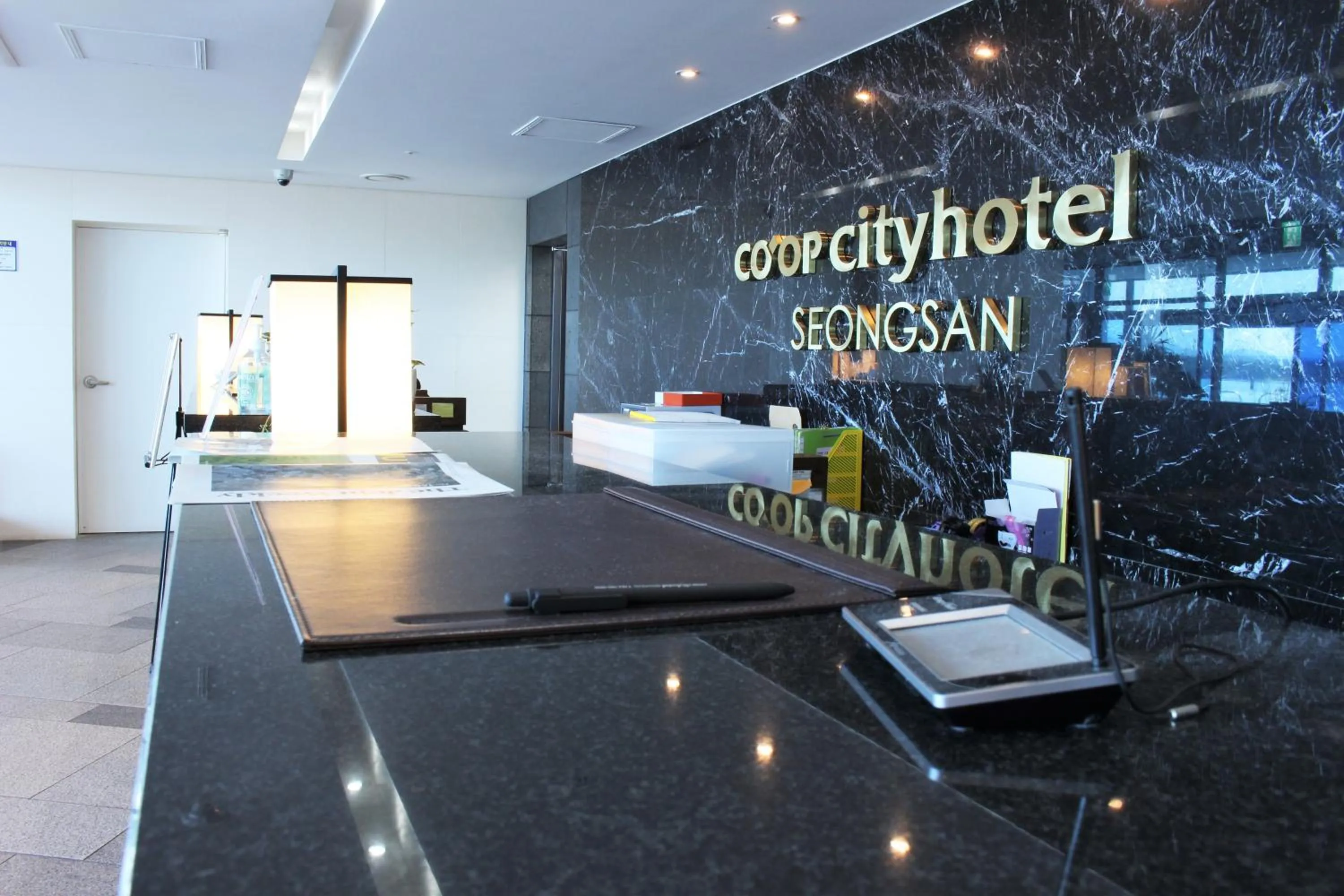 Lobby or reception in Co-op City Hotel Seongsan
