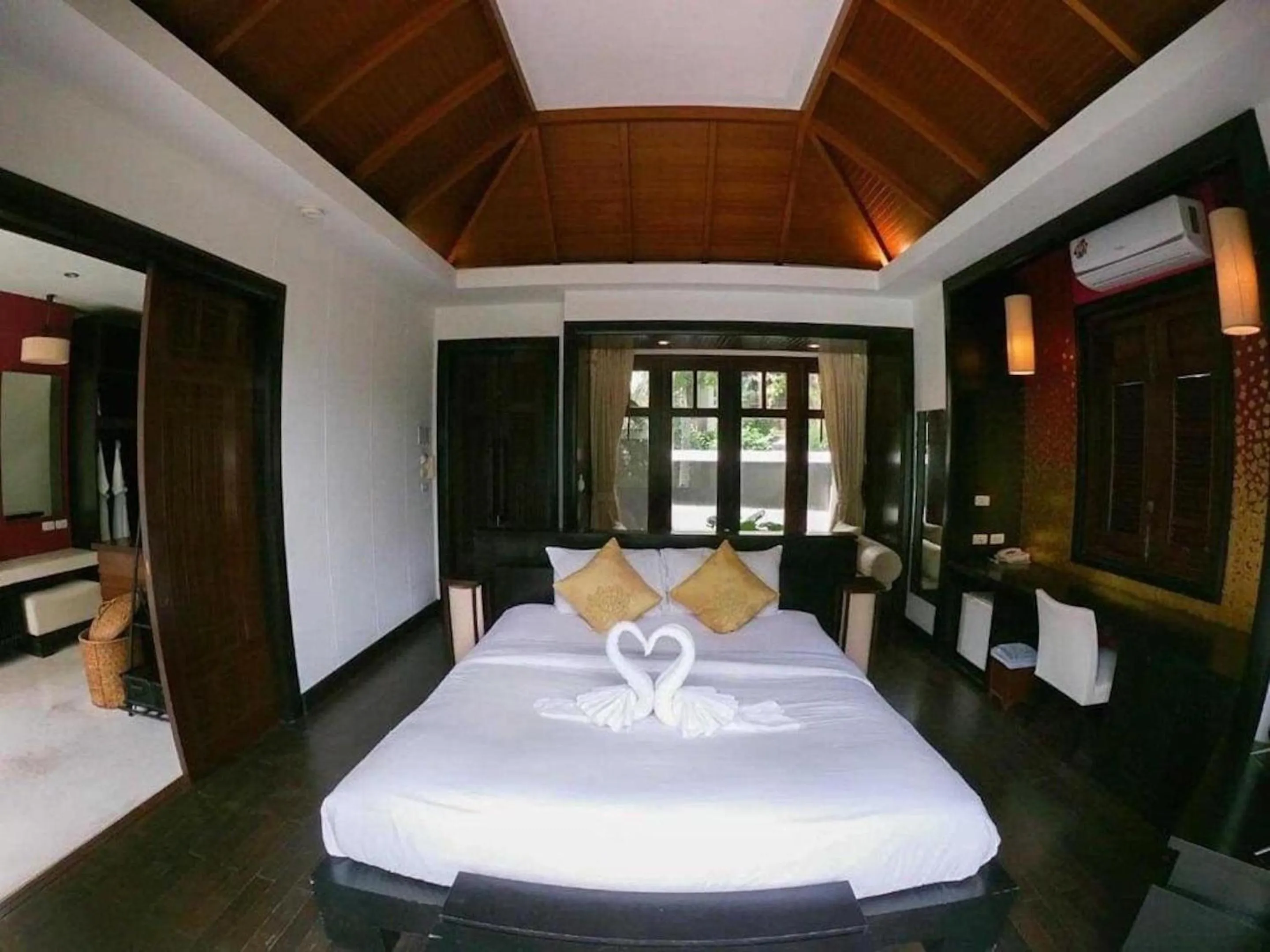 Bedroom, Bed in Bhundhari Resort & Villas Samui