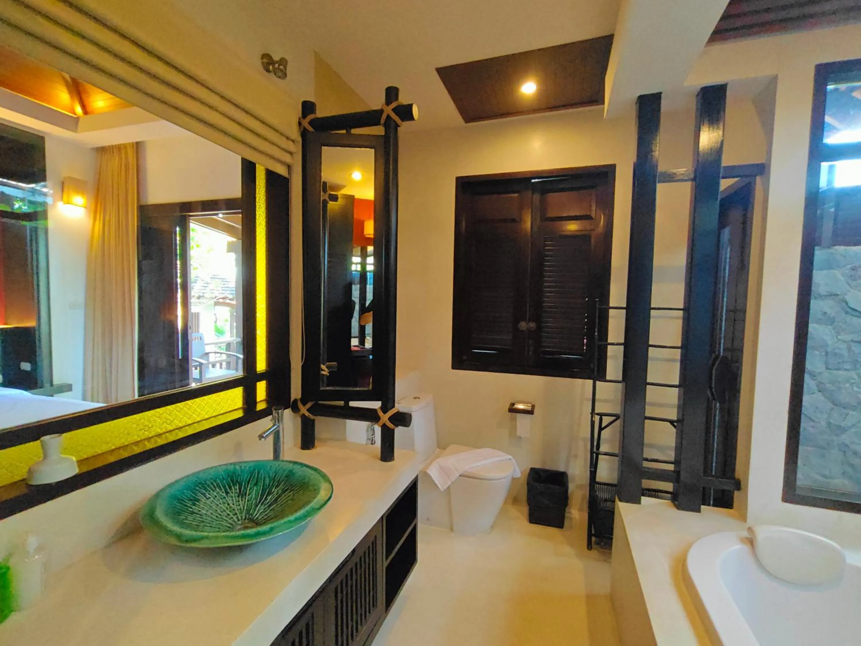 Bathroom in Bhundhari Resort & Villas Samui