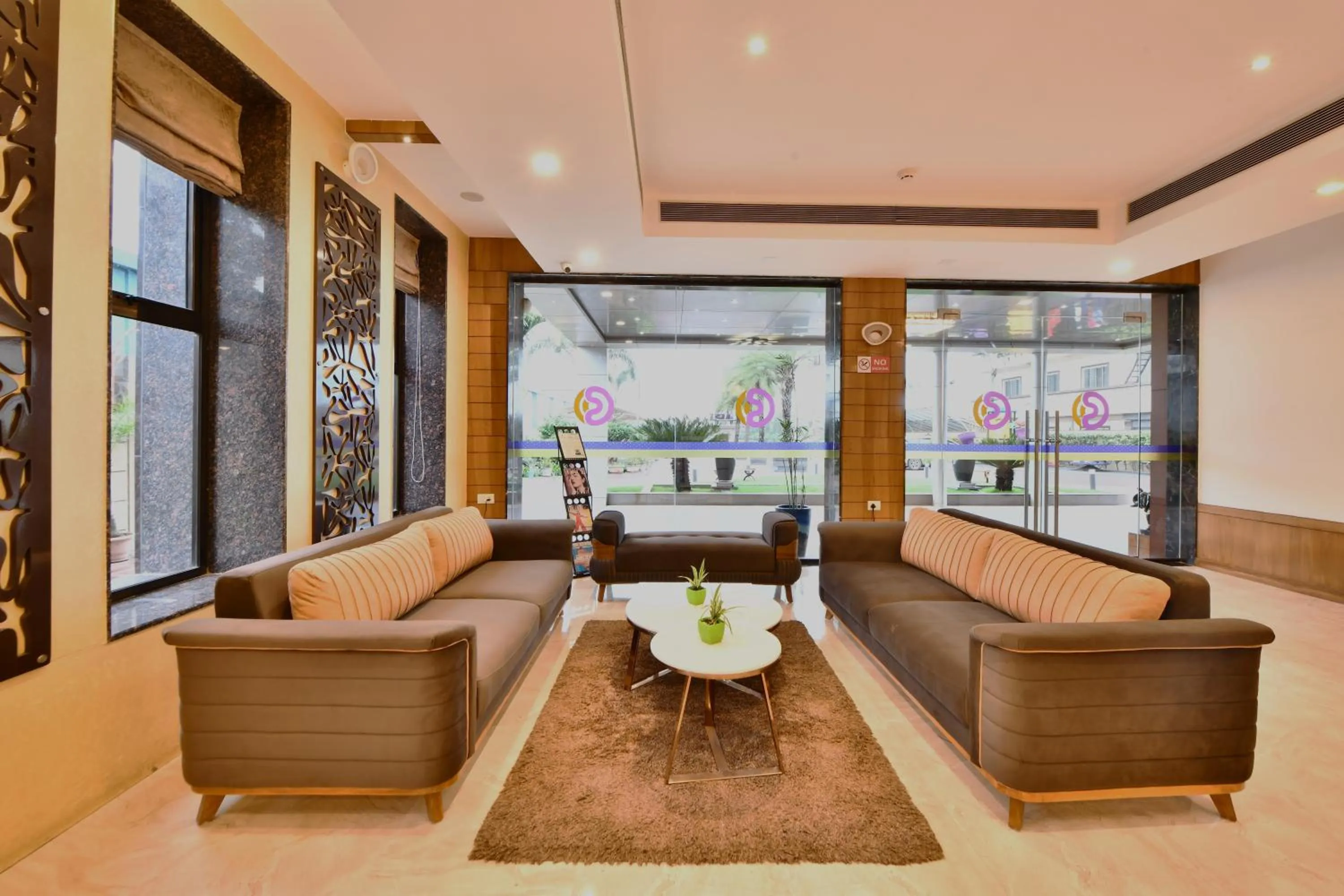 Seating area in Click Hotel Sagar Plaza Chakan, Pune