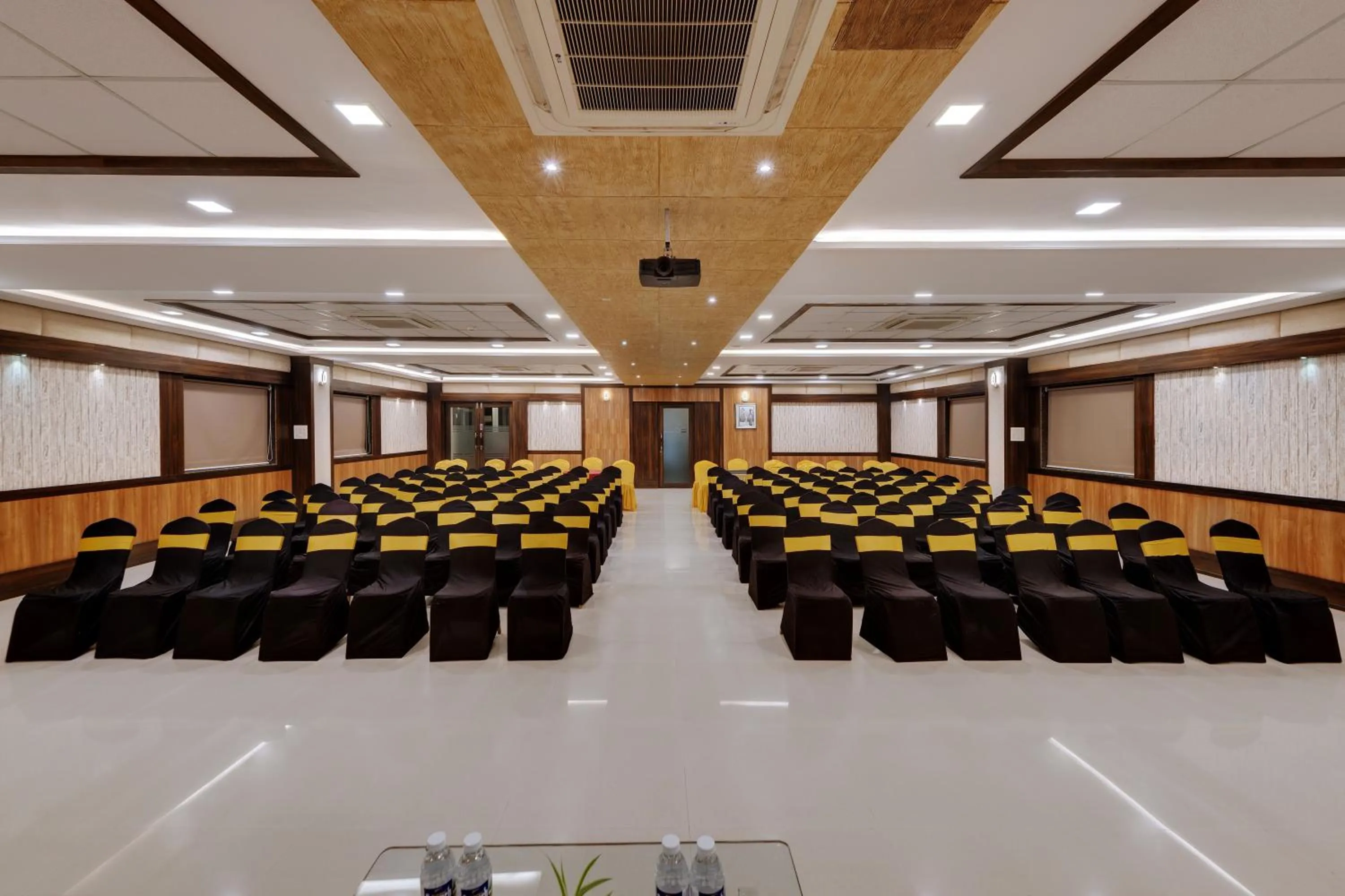 Banquet/Function facilities in Click Hotel Sagar Plaza Chakan, Pune