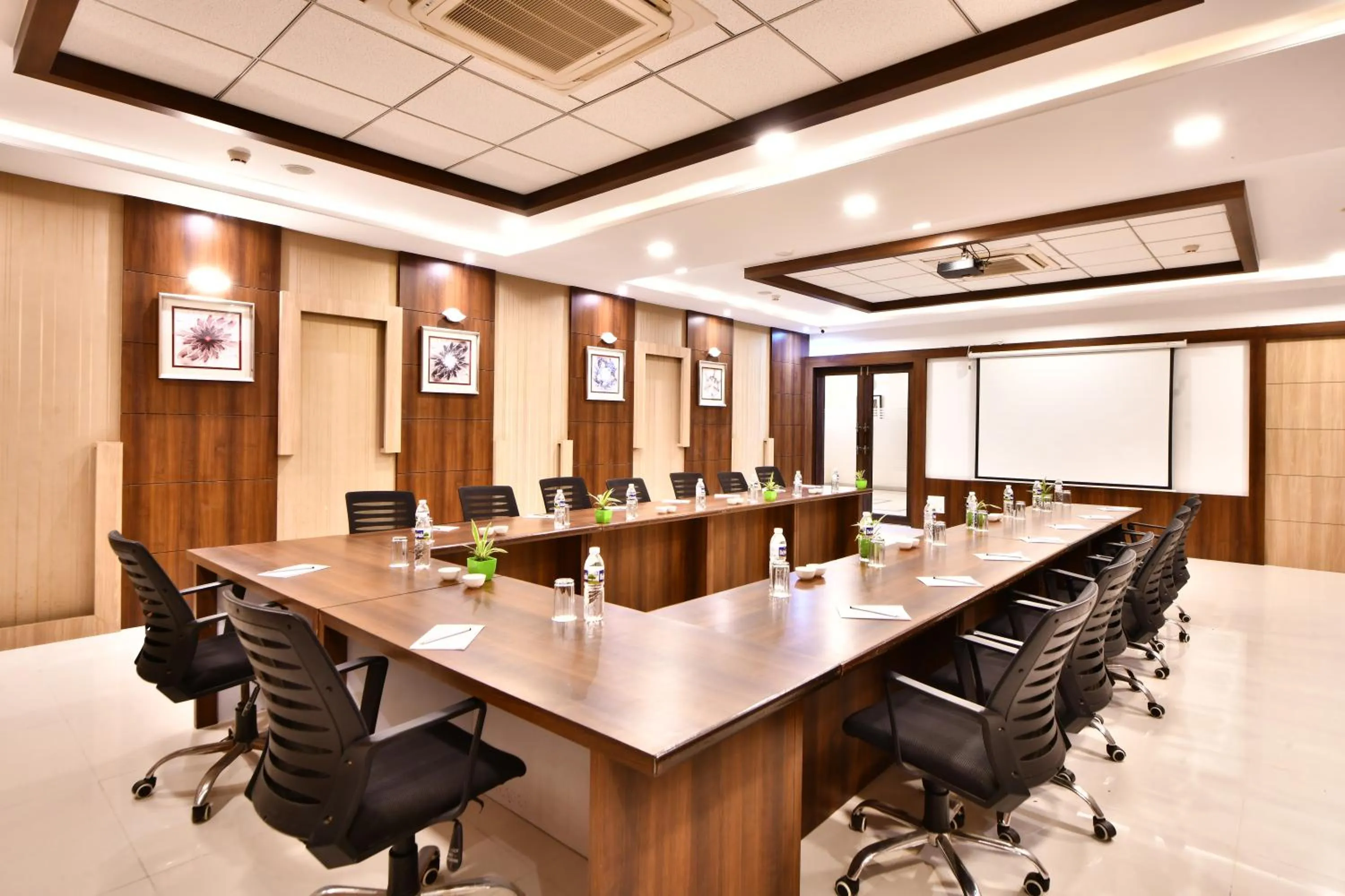 Business facilities in Click Hotel Sagar Plaza Chakan, Pune