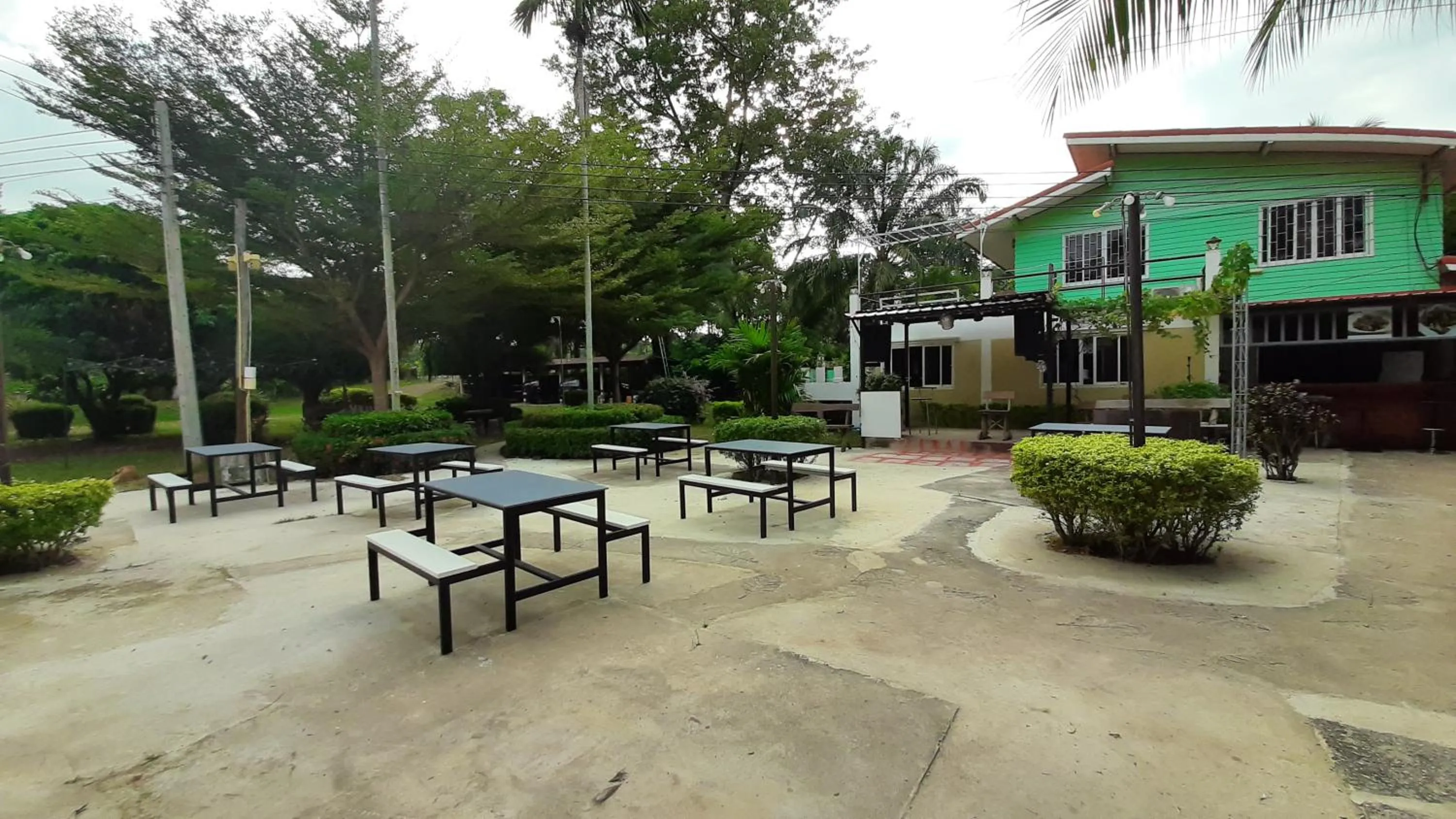 Restaurant/places to eat in Sawan Srang Nang Kaew