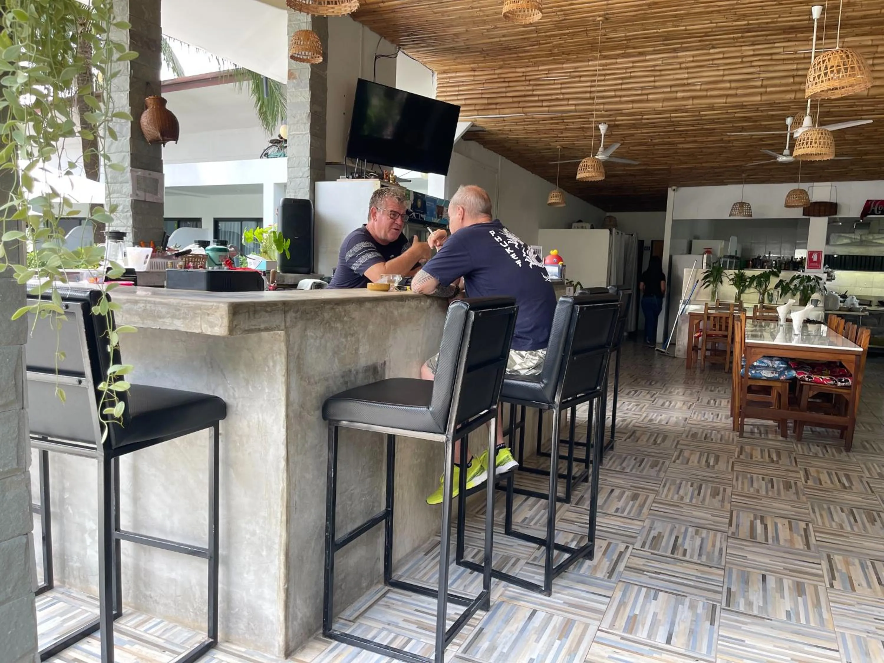 Lounge or bar in Lotus Bleu Resort & Restaurant