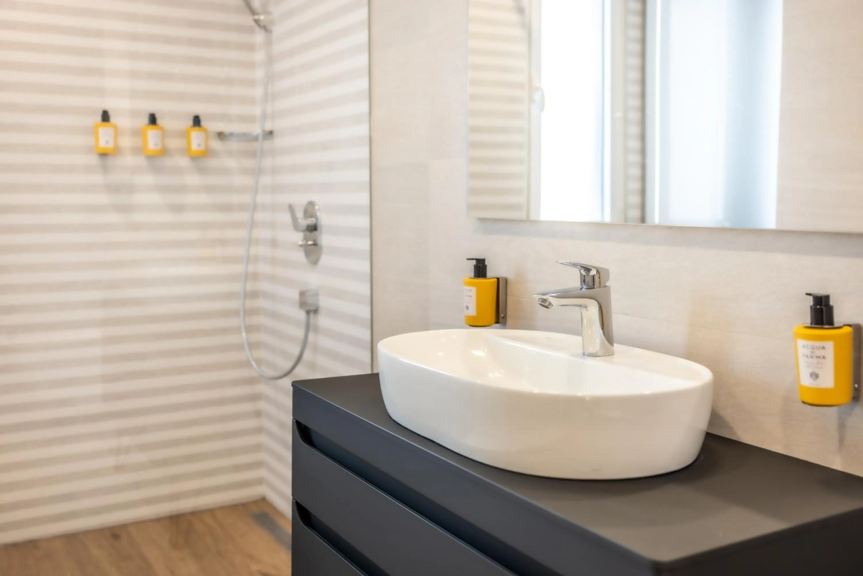 Shower in Apeiro City Avant-garde Hotel