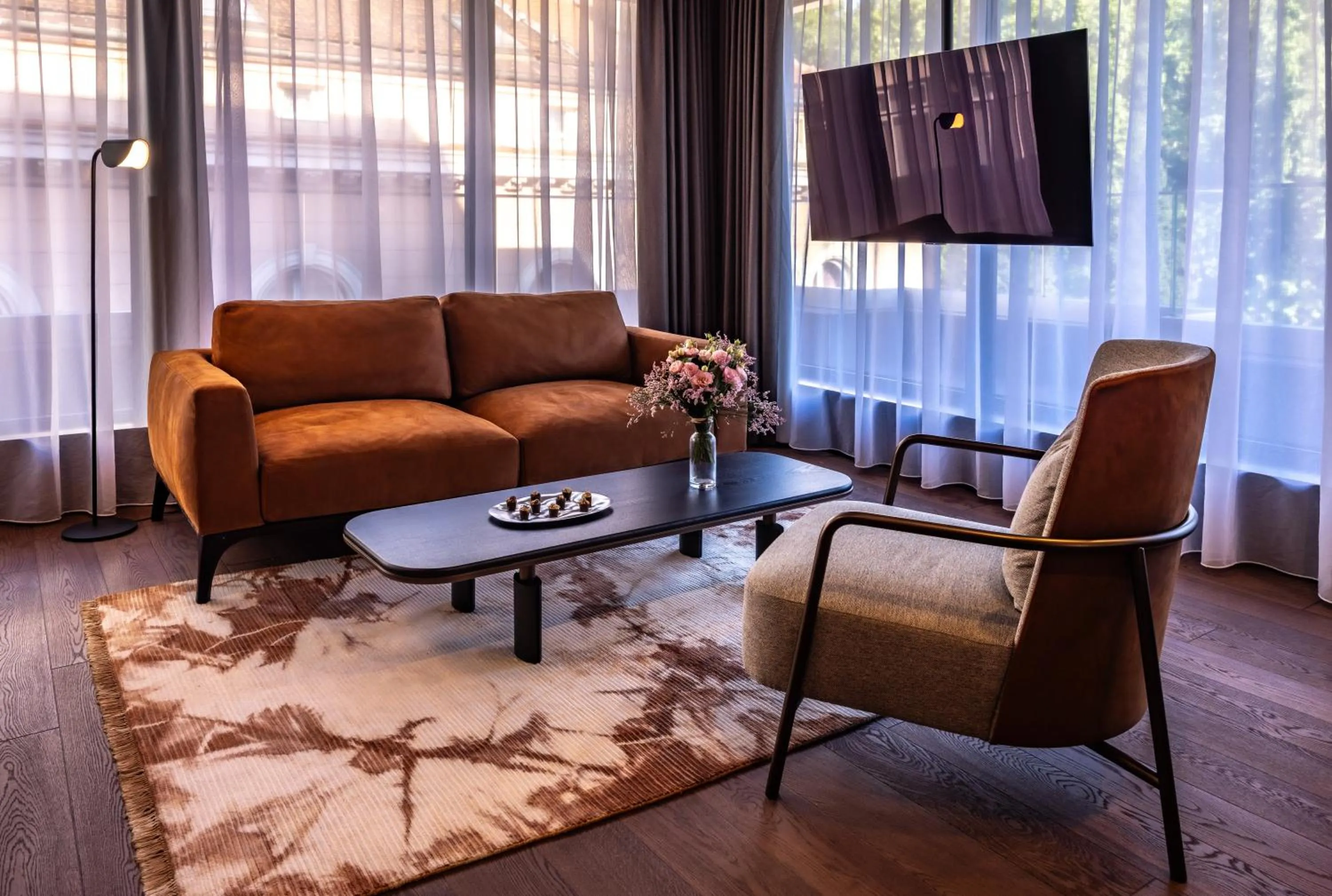 TV and multimedia in Apeiro City Avant-garde Hotel