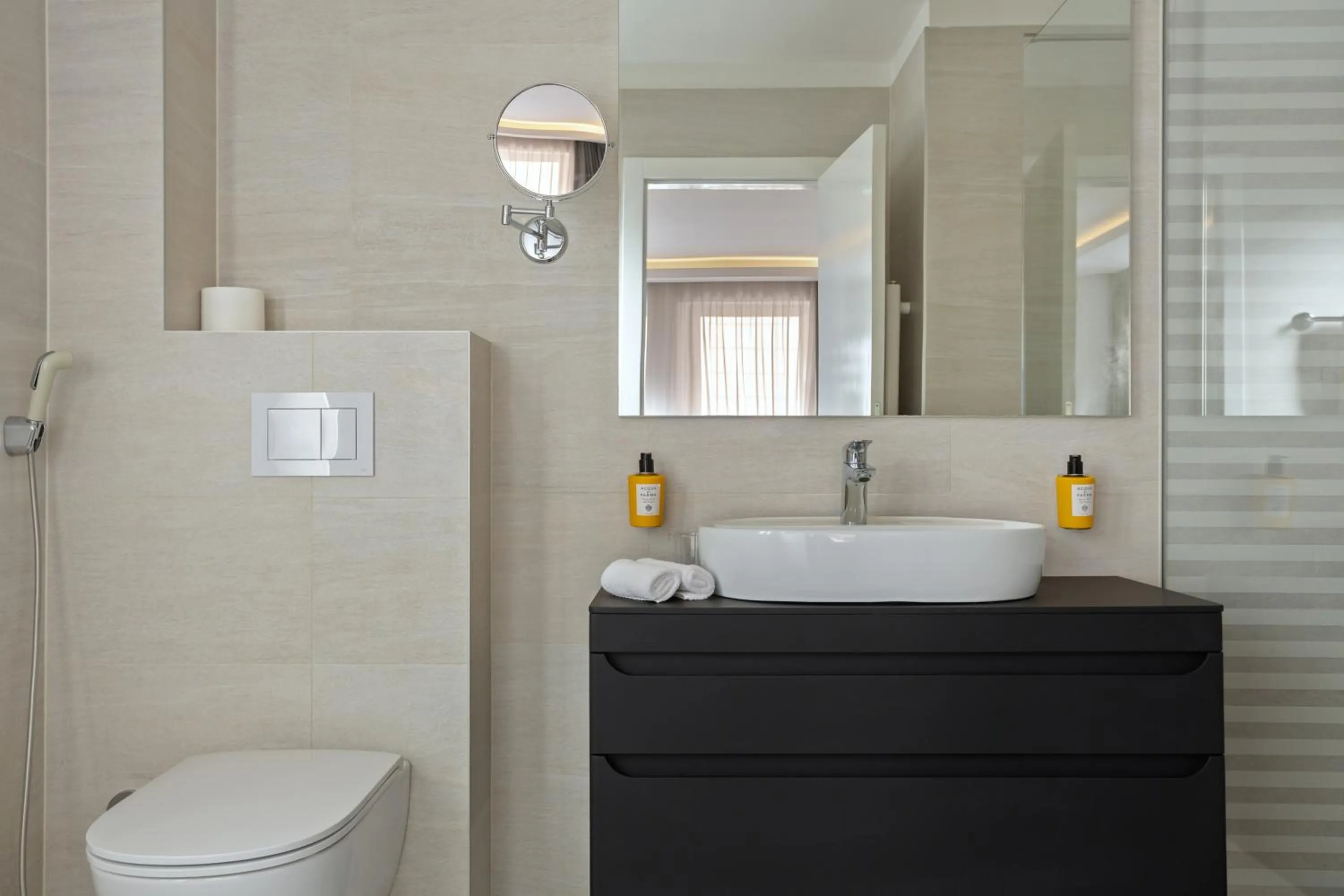 Shower in Apeiro City Avant-garde Hotel