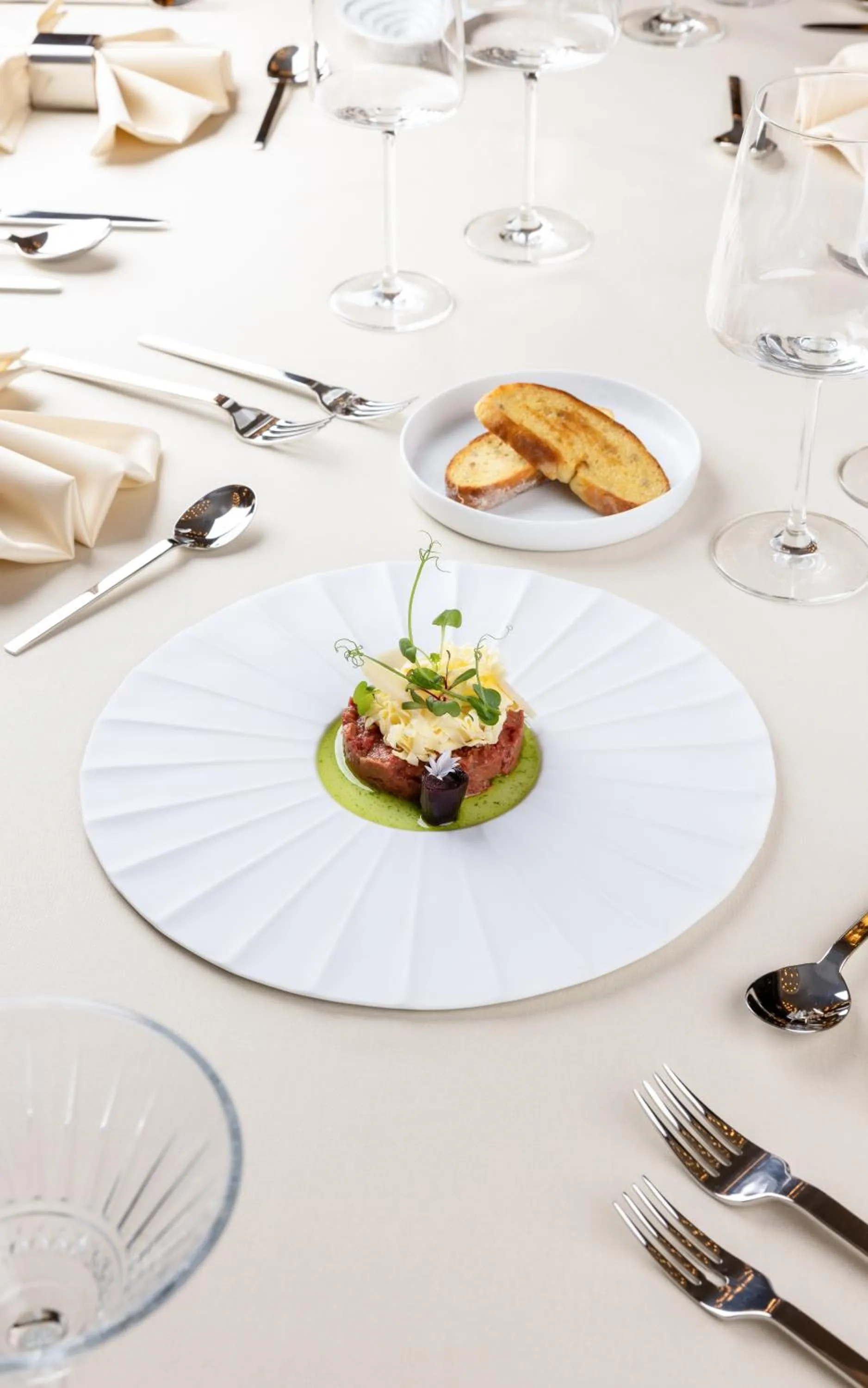 Food and drinks in Apeiro City Avant-garde Hotel